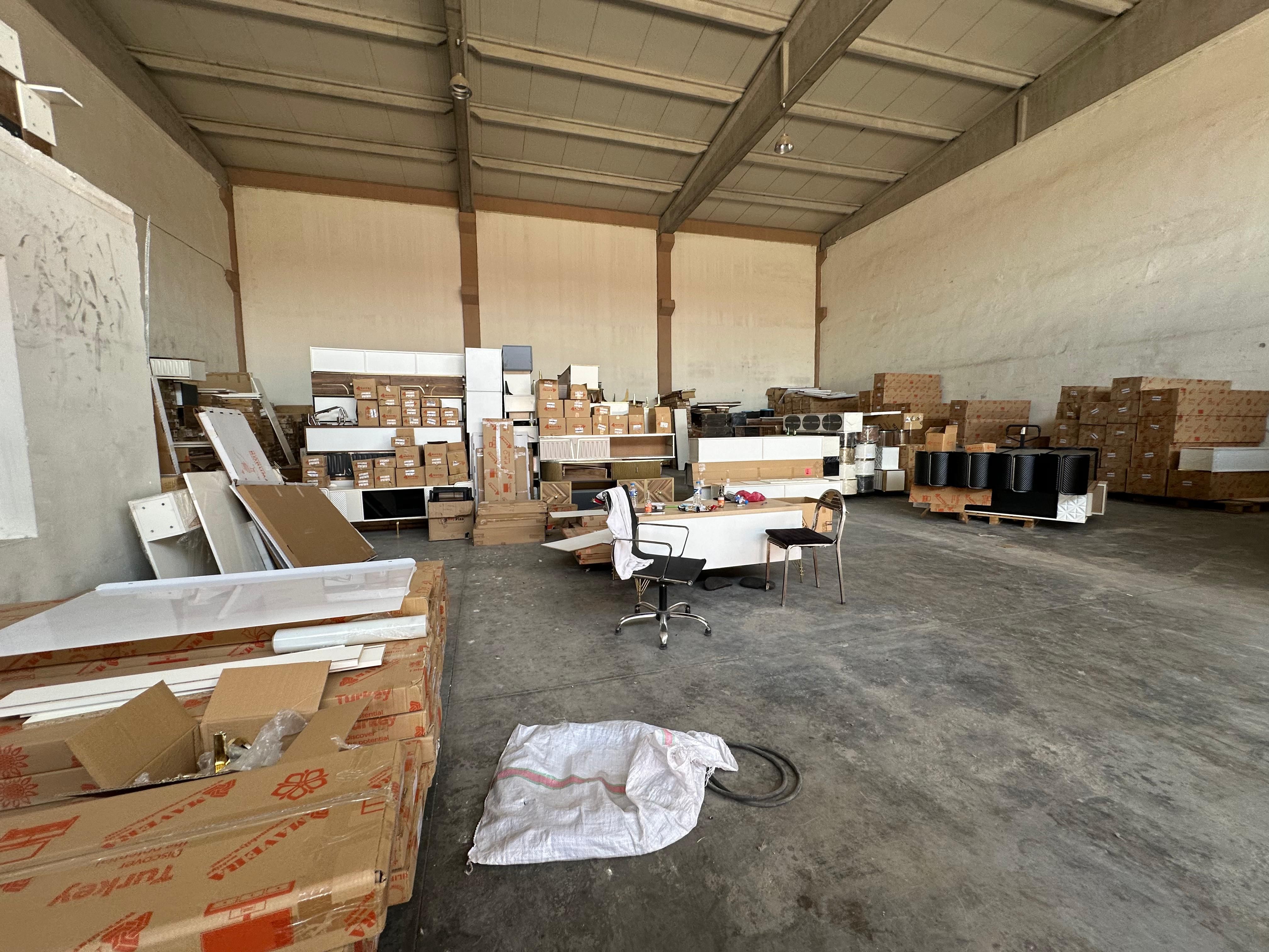 MEGA SANAYİDE 400M2 SATILIK FIRSAT DÜKKAN