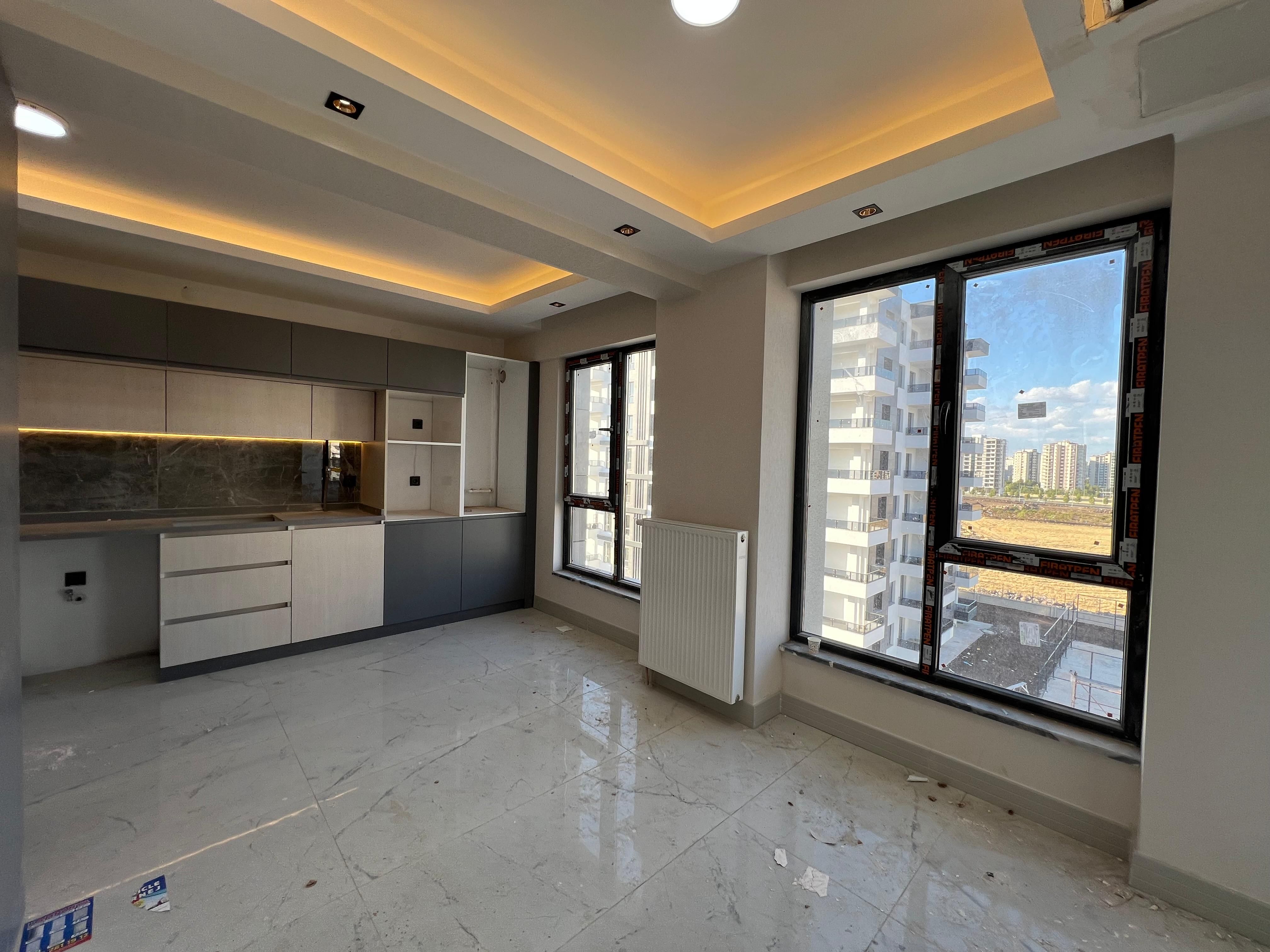FOUR'S PLAZA ARKASI'NDA SATILIK 3+1 DAİRE