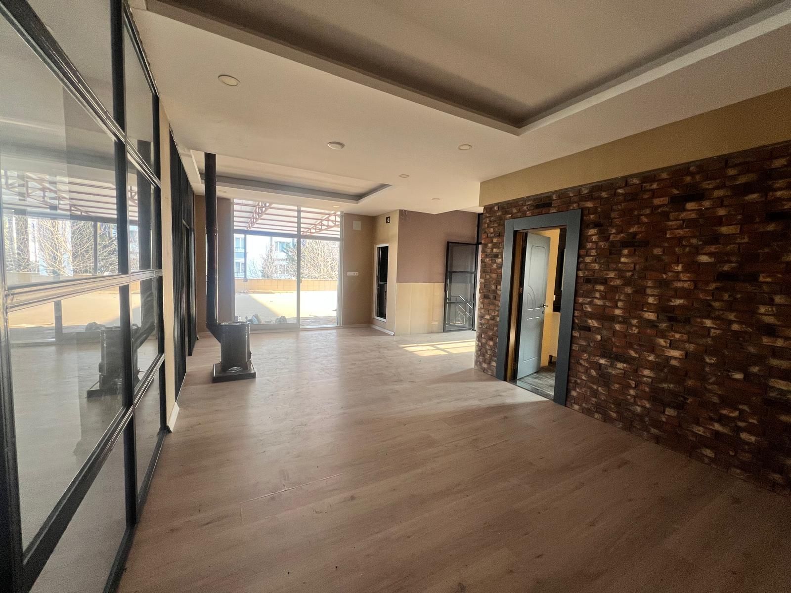 FORUM AVM YANI GELECEĞİ PARLAK SATILIK TERASLI İŞ YERİ