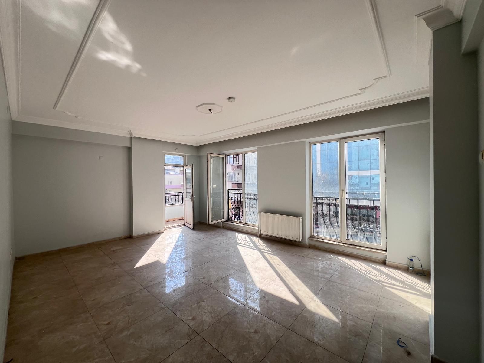 DAĞKAPI ESKİ DÜNYA DOĞUM YANINDA SATILIK 2+1 BÜRO VE DAİRE KULLANIMINA UYGUN MÜLK