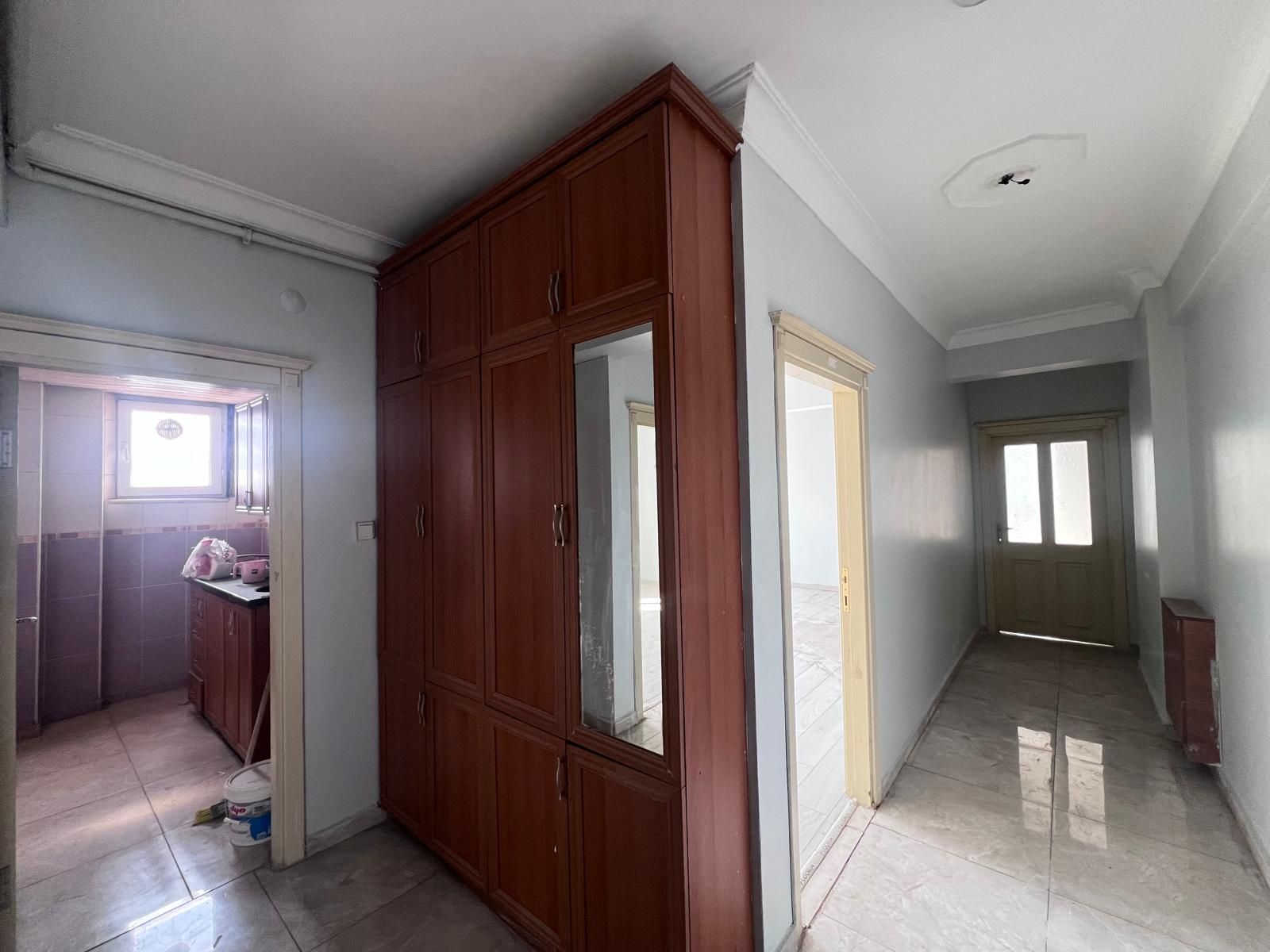 DAĞKAPI ESKİ DÜNYA DOĞUM YANINDA SATILIK 2+1 BÜRO VE DAİRE KULLANIMINA UYGUN MÜLK