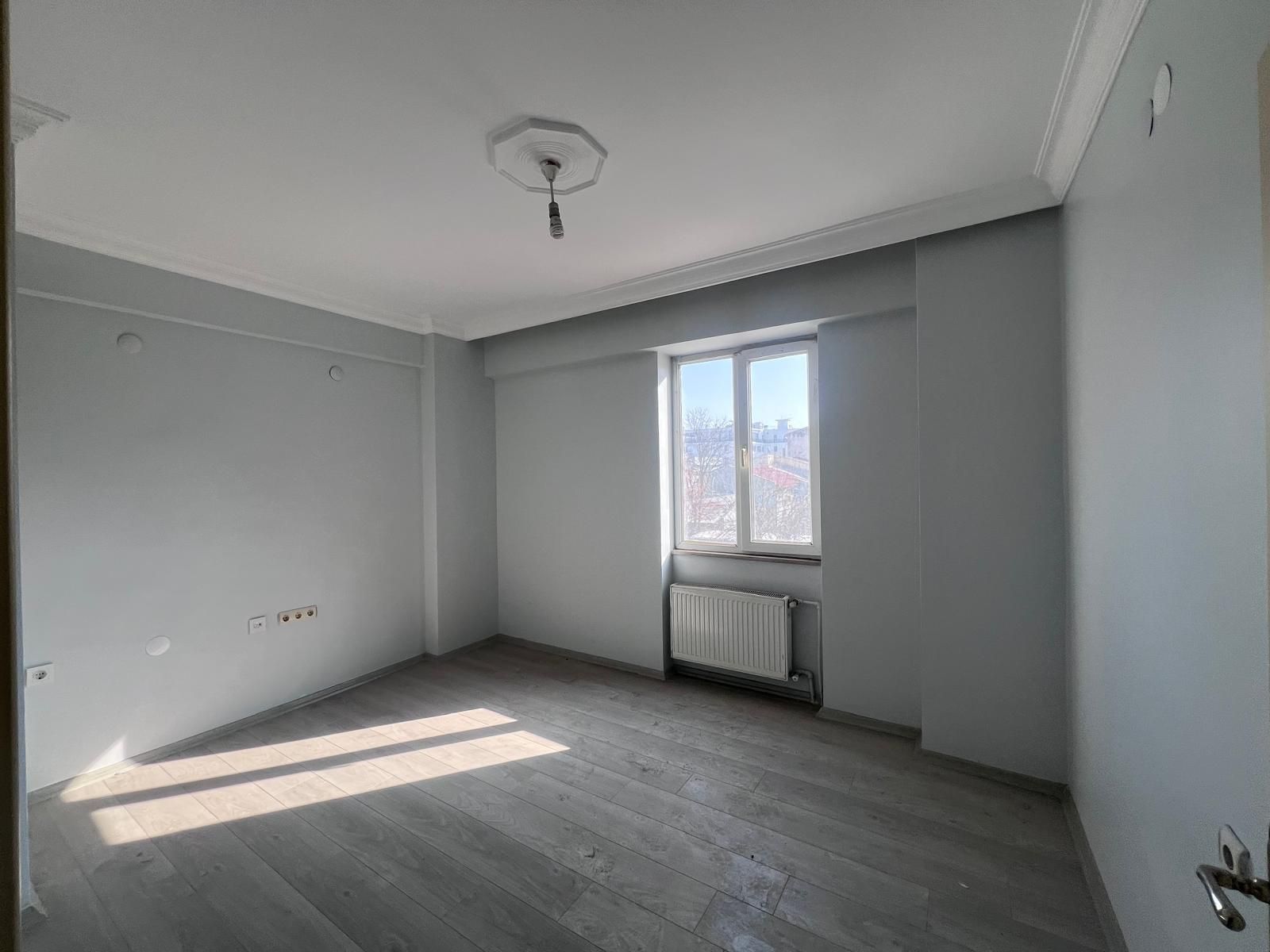 DAĞKAPI ESKİ DÜNYA DOĞUM YANINDA SATILIK 2+1 BÜRO VE DAİRE KULLANIMINA UYGUN MÜLK