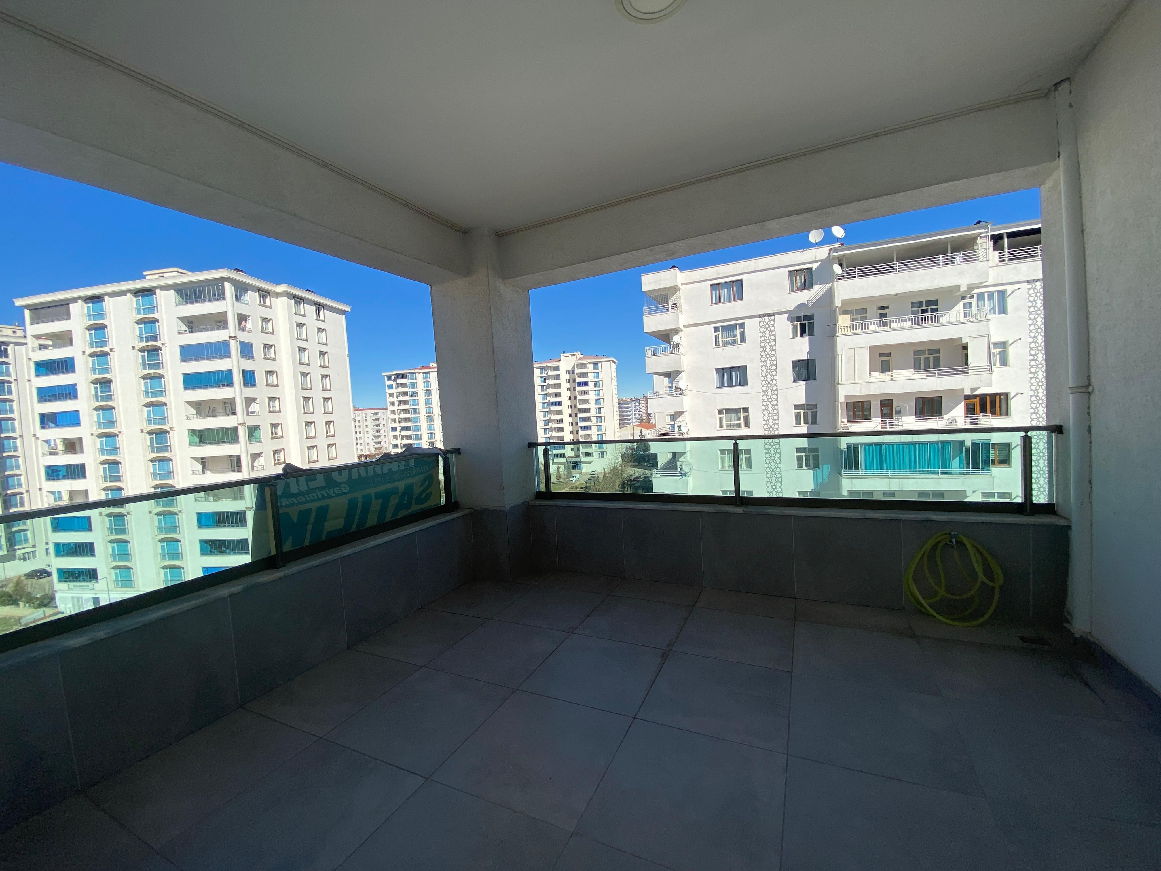 URFA YOLUNDA ACİL SATILIK 3+1 FIRSAT DAİRE