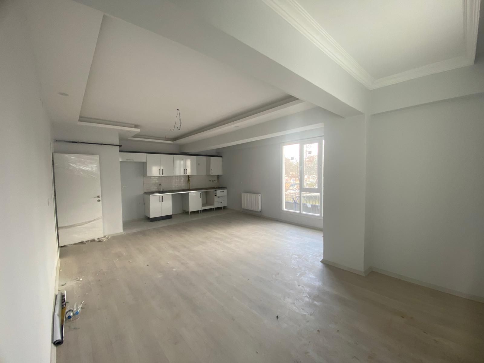 RIZVANAĞA CADDESİNDE SATILIK KELEPİR 2+1 DAİRE
