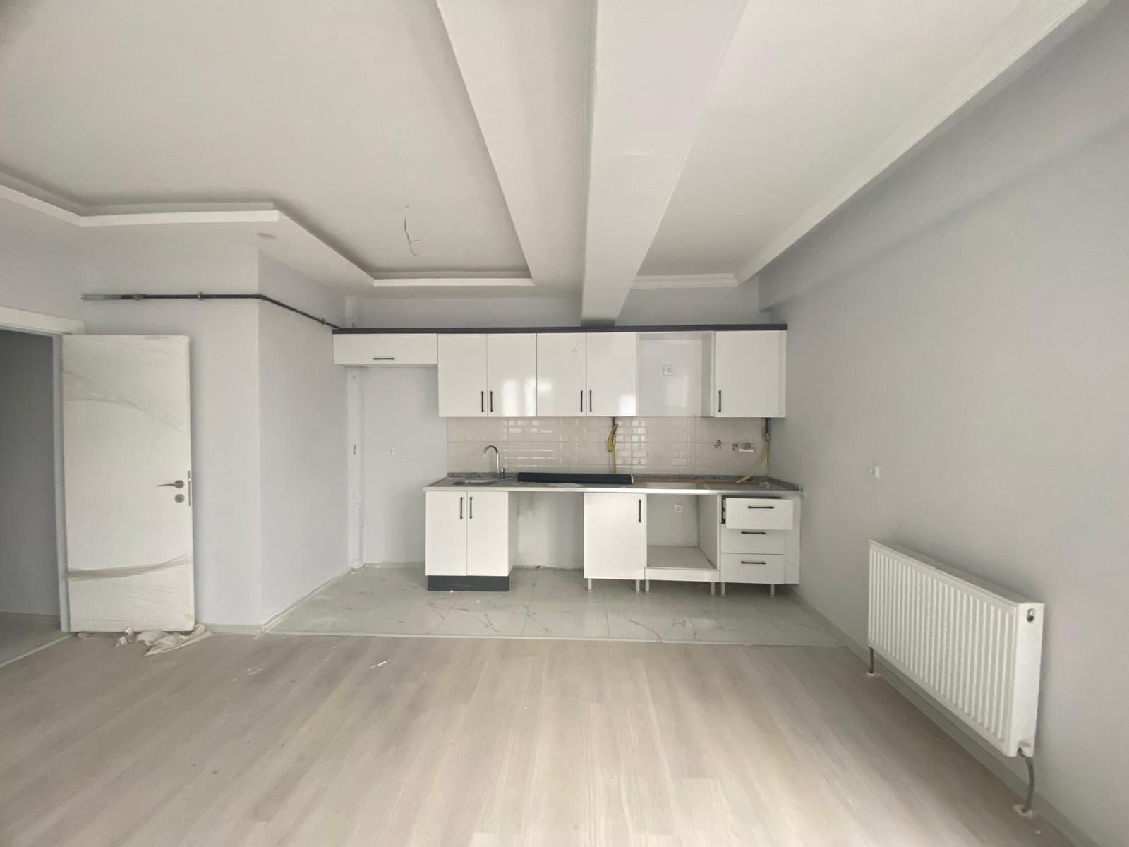 RIZVANAĞA CADDESİNDE SATILIK KELEPİR 2+1 DAİRE