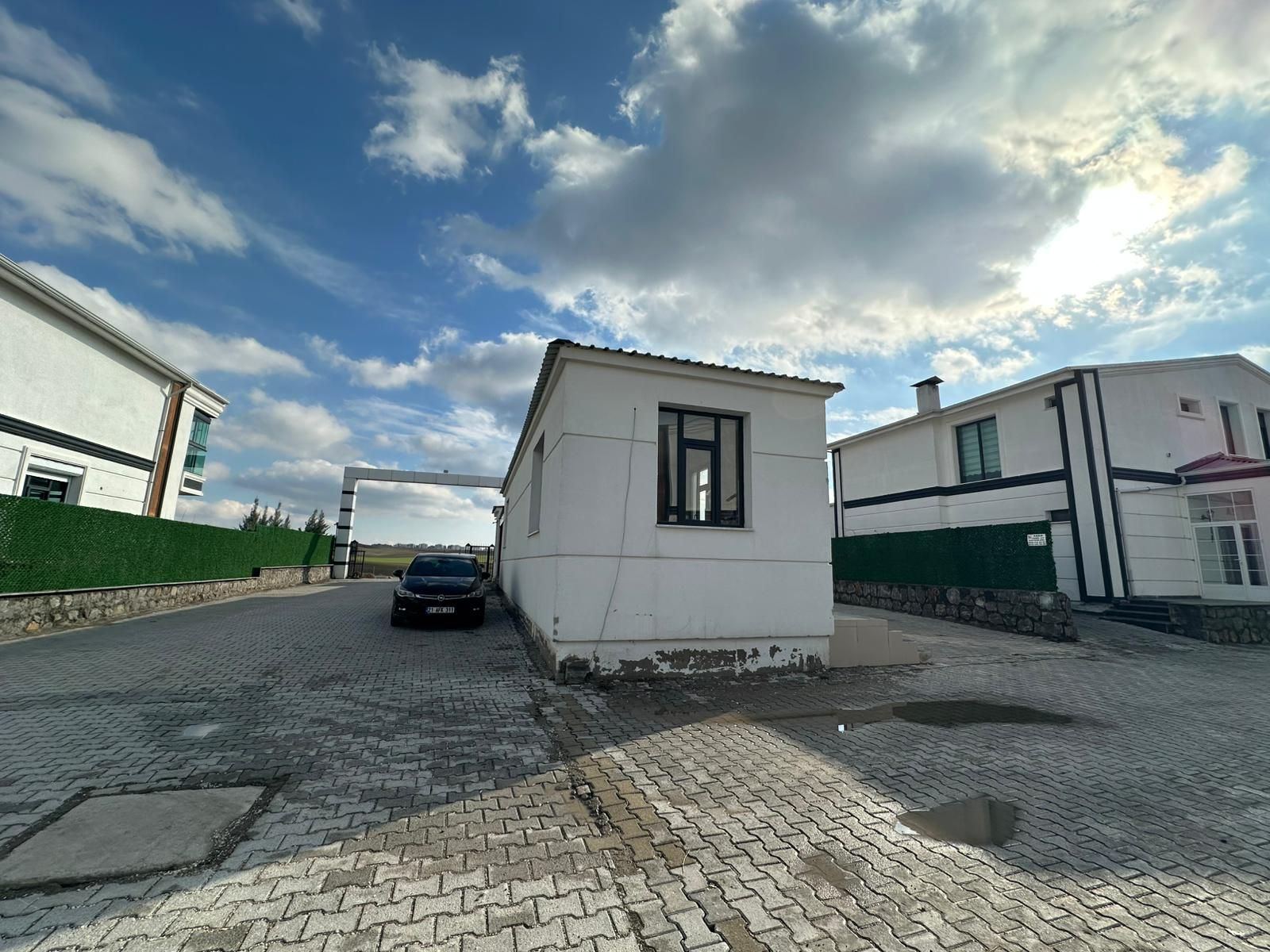 KENT ORMAN 41 VİLLALIK SİTE İÇERİSİNDE SATILIK DÜKKAN