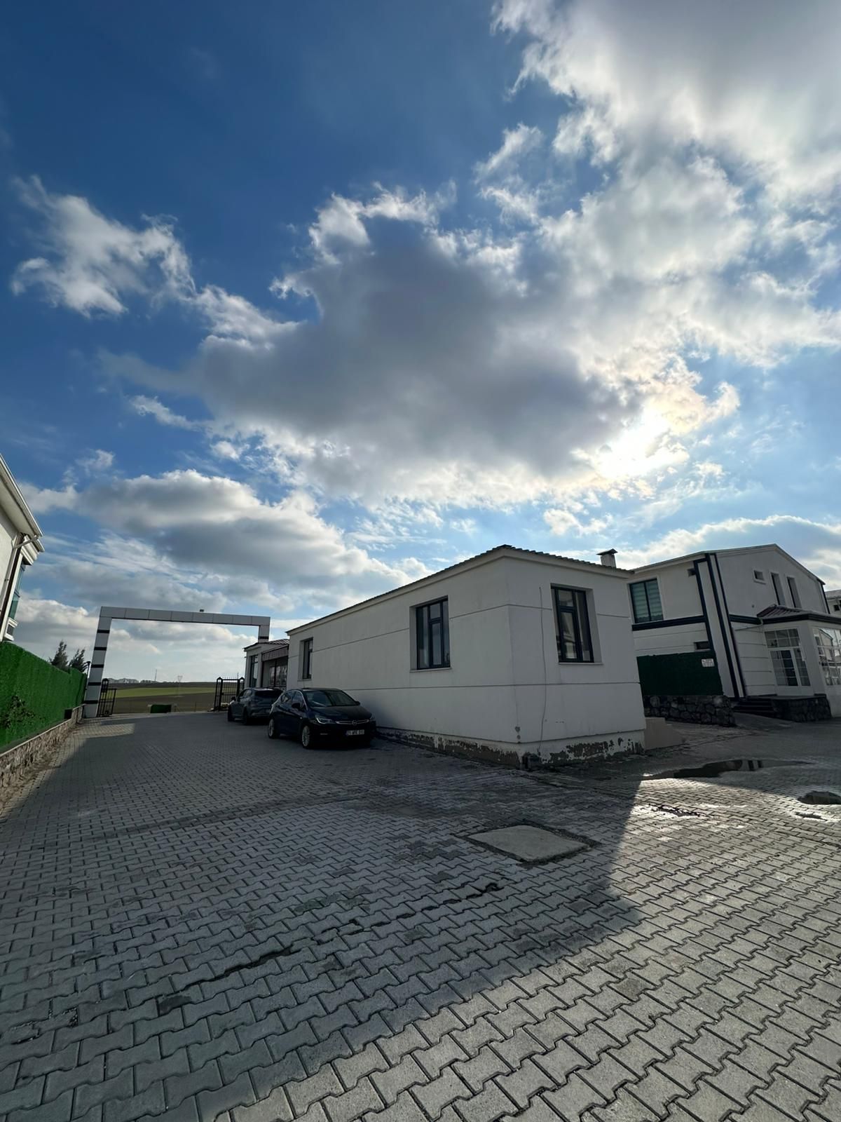 KENT ORMAN 41 VİLLALIK SİTE İÇERİSİNDE SATILIK DÜKKAN