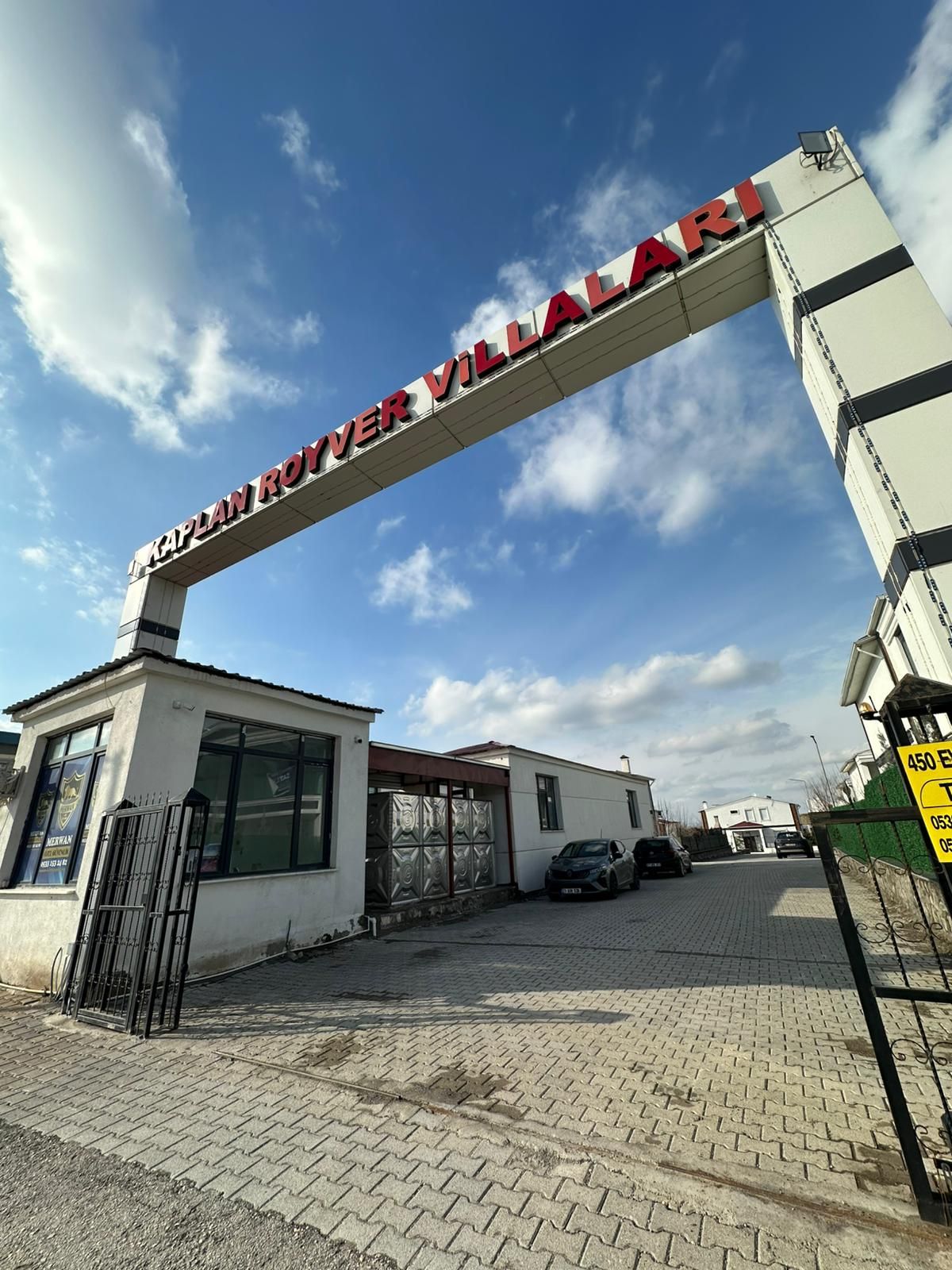 KENT ORMAN 41 VİLLALIK SİTE İÇERİSİNDE SATILIK DÜKKAN