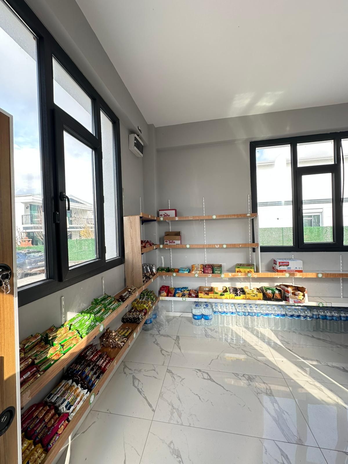KENT ORMAN 41 VİLLALIK SİTE İÇERİSİNDE SATILIK DÜKKAN