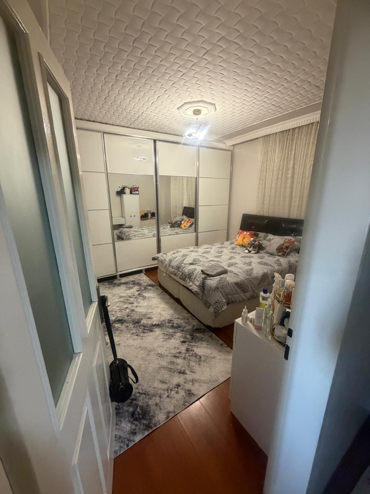 SEYRANTEPE'DE BAKIMLI MERKEZİ KONUMDA 2+1 SATILIK FIRSAT DAİRE