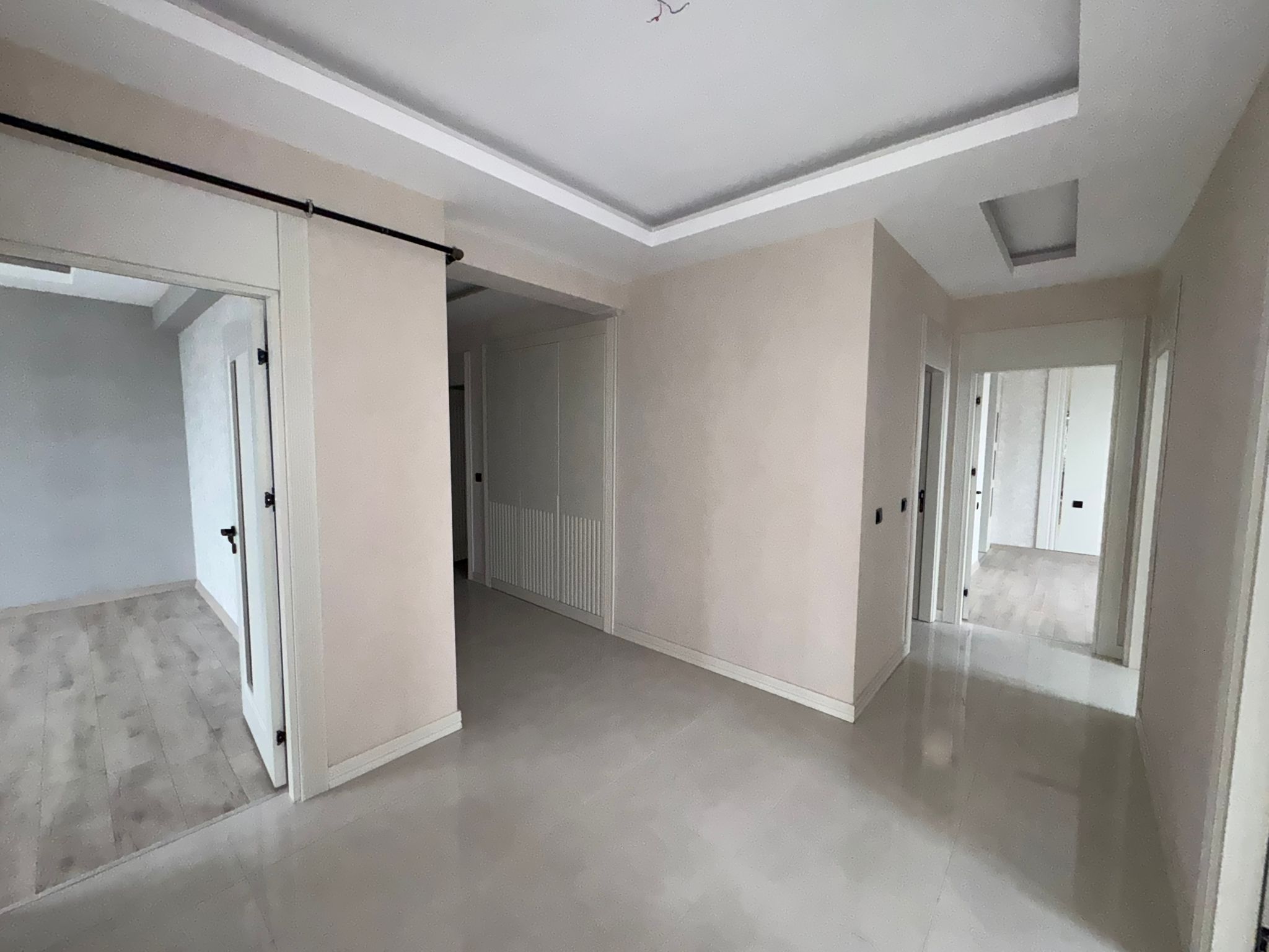 SATILIK YENİ CEZAEVİ KARŞISI TUNÇ YAPIDA SIFIR AYARINDA !!!