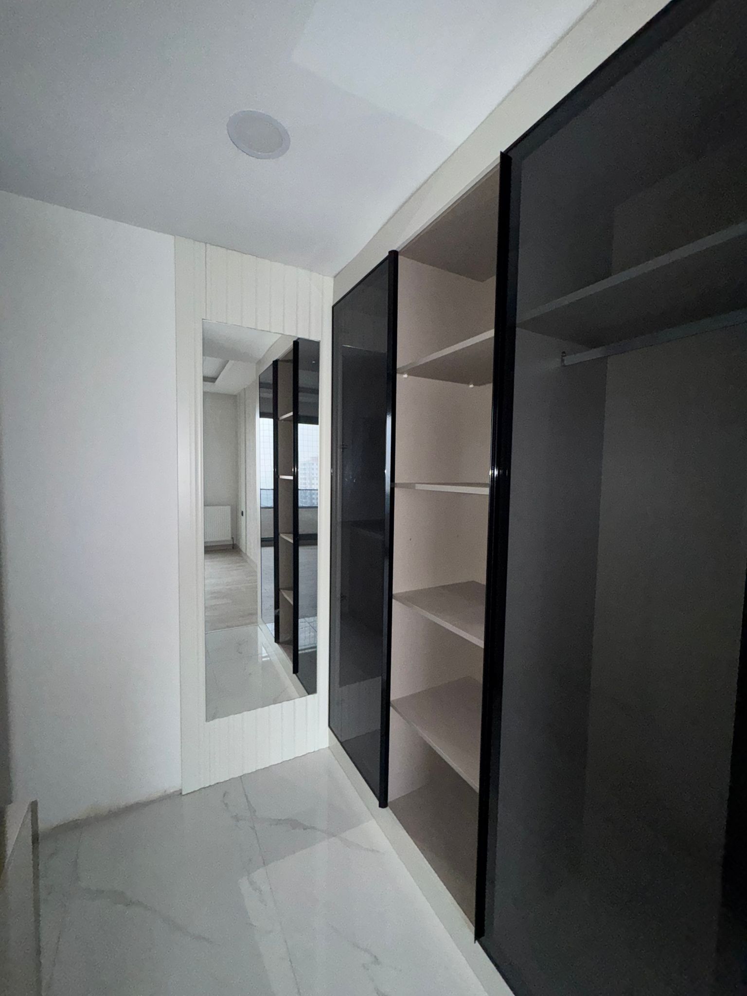 SATILIK YENİ CEZAEVİ KARŞISI TUNÇ YAPIDA SIFIR AYARINDA !!!
