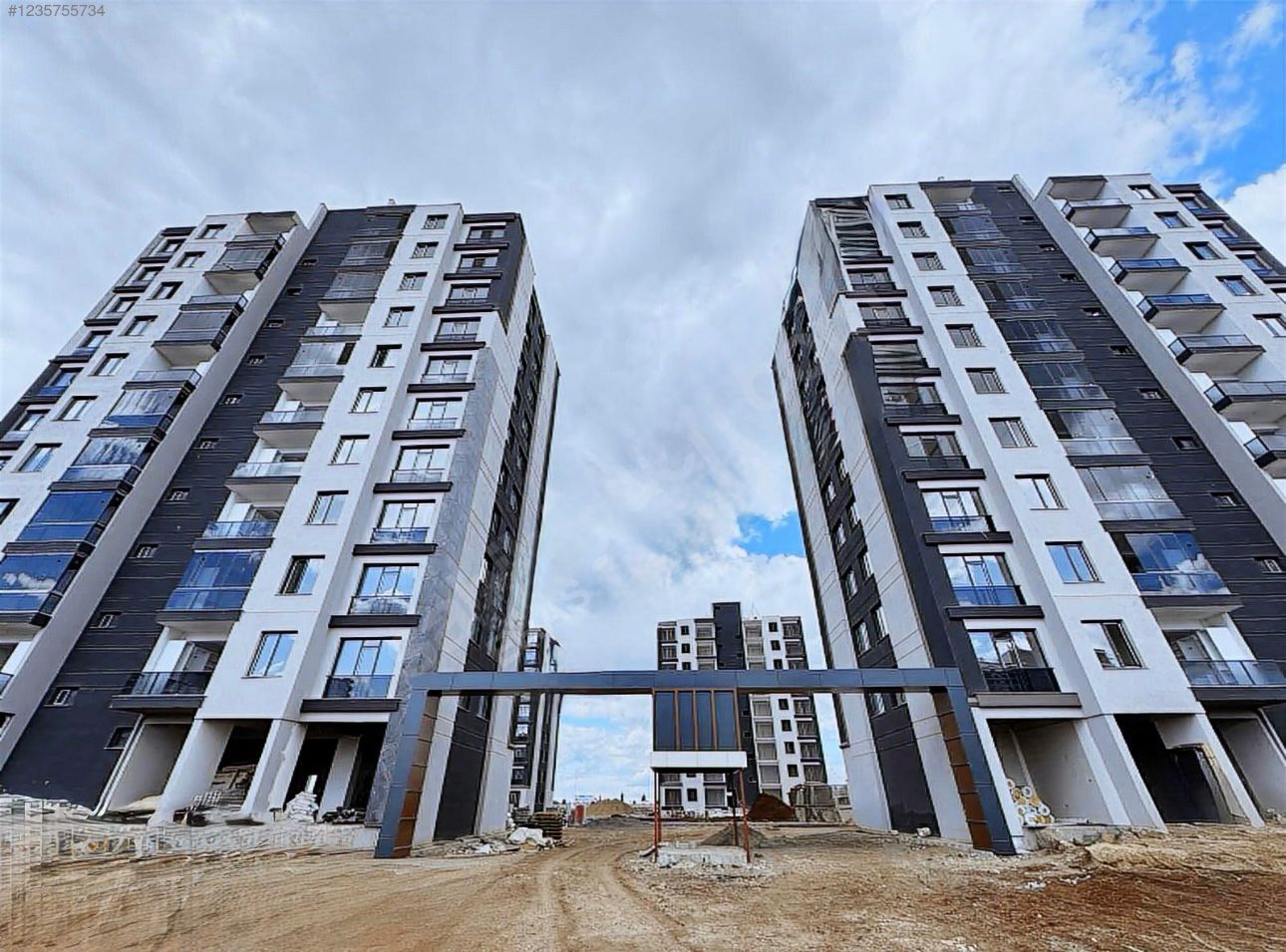 SATILIK ELAZIĞ YOLU ÜZERİ 2+1 KİRALIK HAVUZLU SIFIR DAİRE