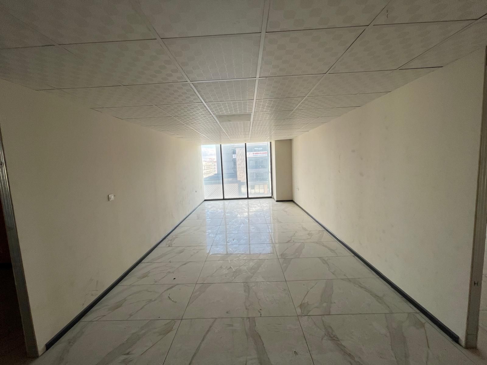 Kantar kavşağı Merkezi Konumda, Lüx Plaza Katı 250 m Satılık Premium İşyeri