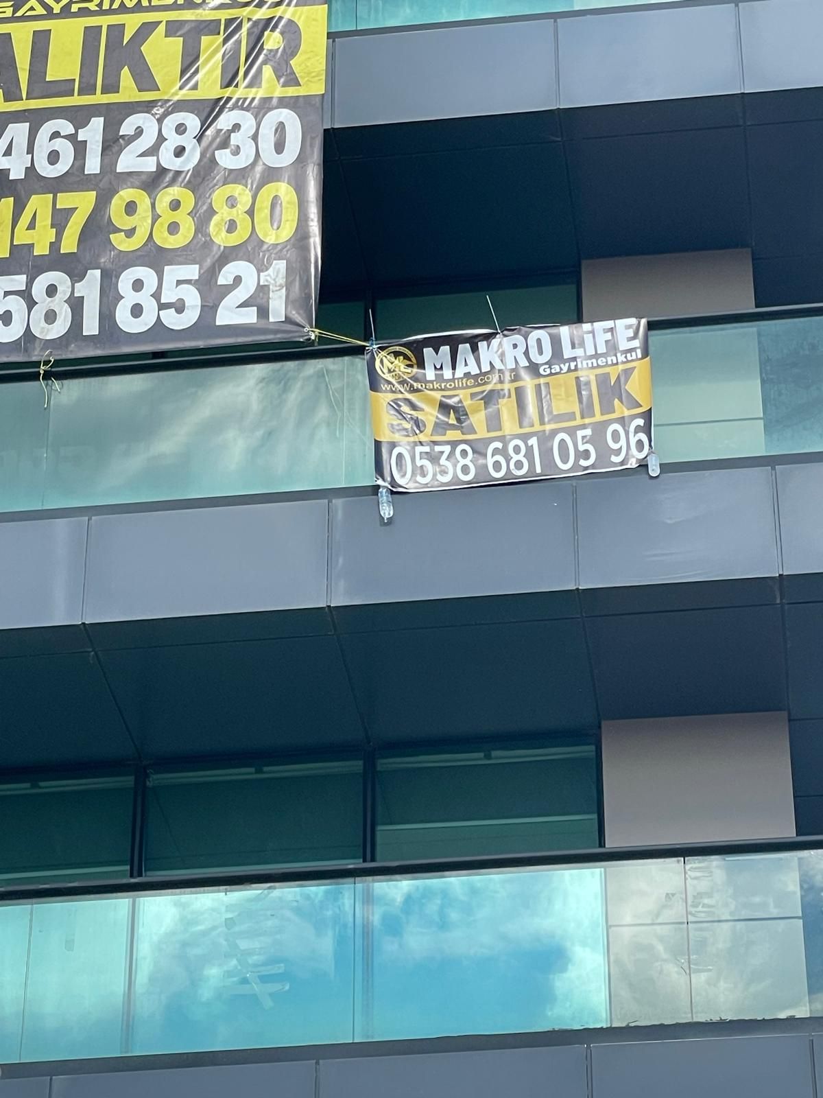 Kantar kavşağı Merkezi Konumda, Lüx Plaza Katı 250 m Satılık Premium İşyeri