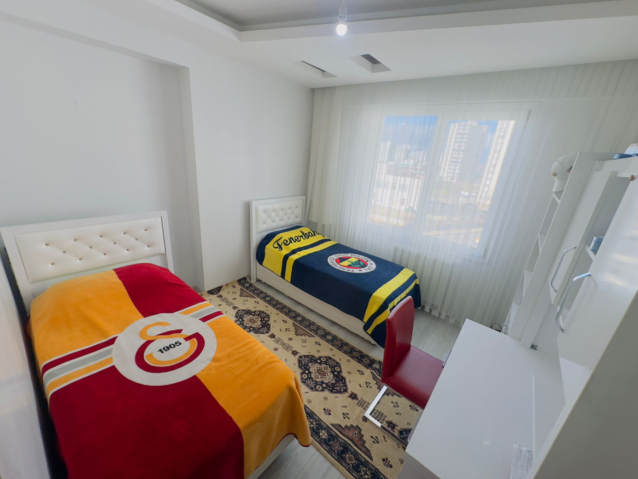 MAKRO LİFEDEN 50 MT YOLDA YATIRIMLIK 4.5+1 DAİRE SATILIKTIR