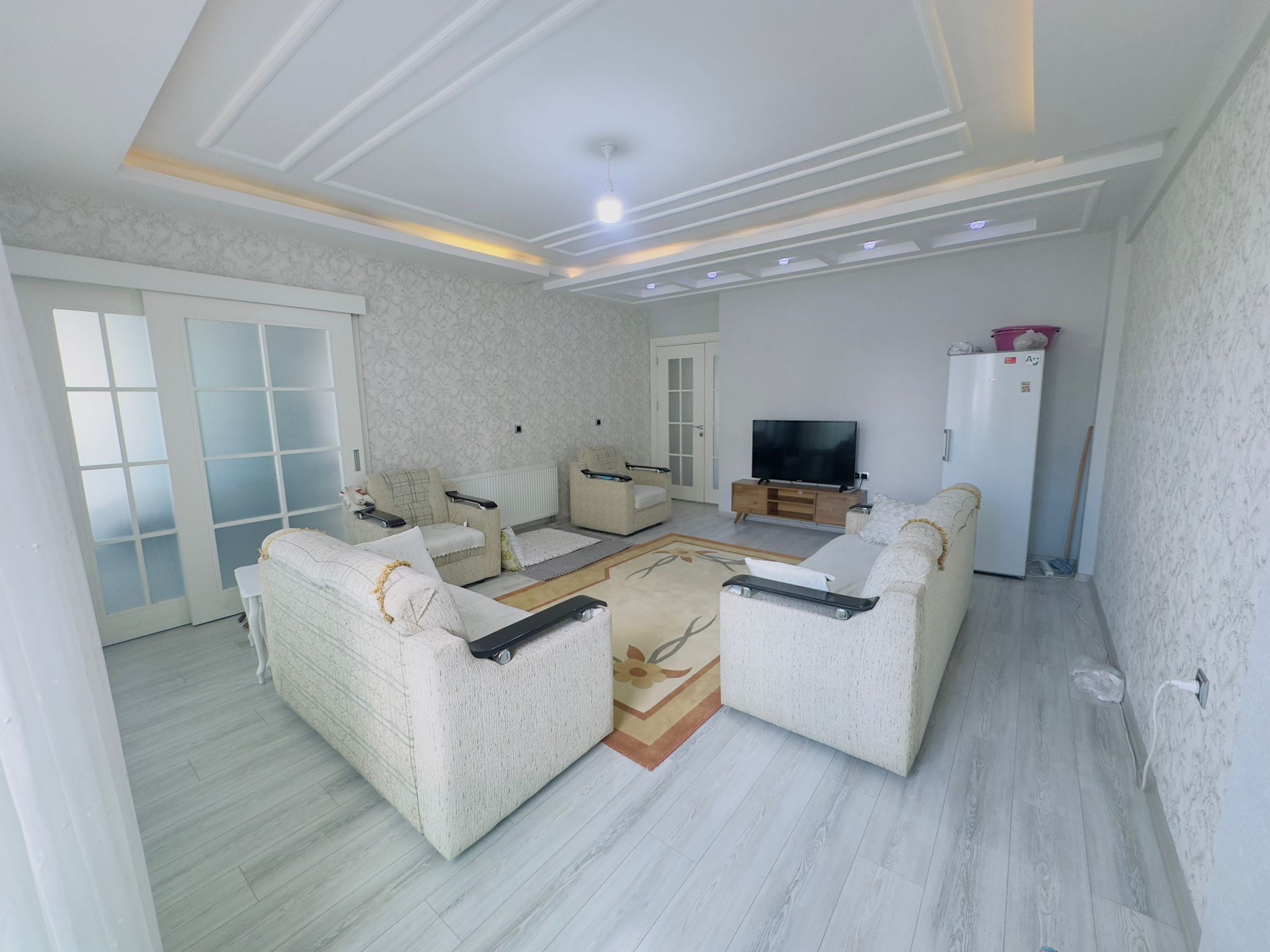 MAKRO LİFEDEN 50 MT YOLDA YATIRIMLIK 4.5+1 DAİRE SATILIKTIR