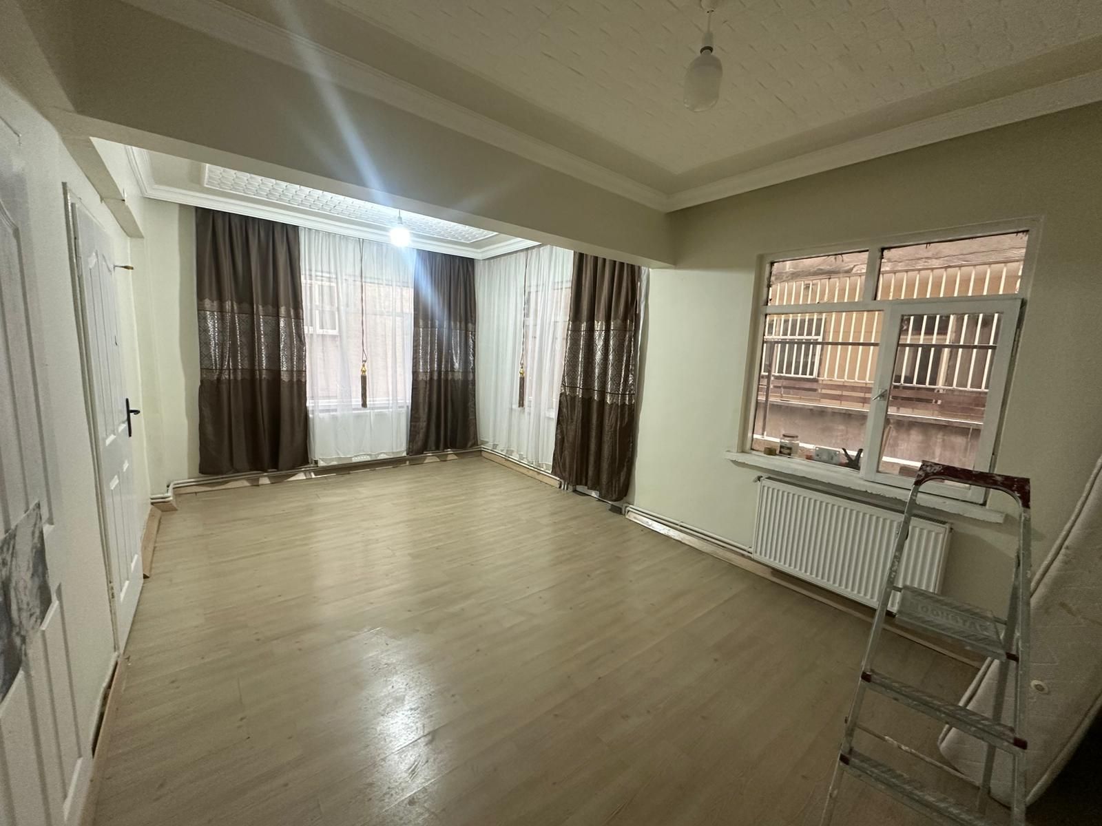 OFİS GEVRAN CADDESİNDE SATILIK 2+1 FIRSAT DAİRE