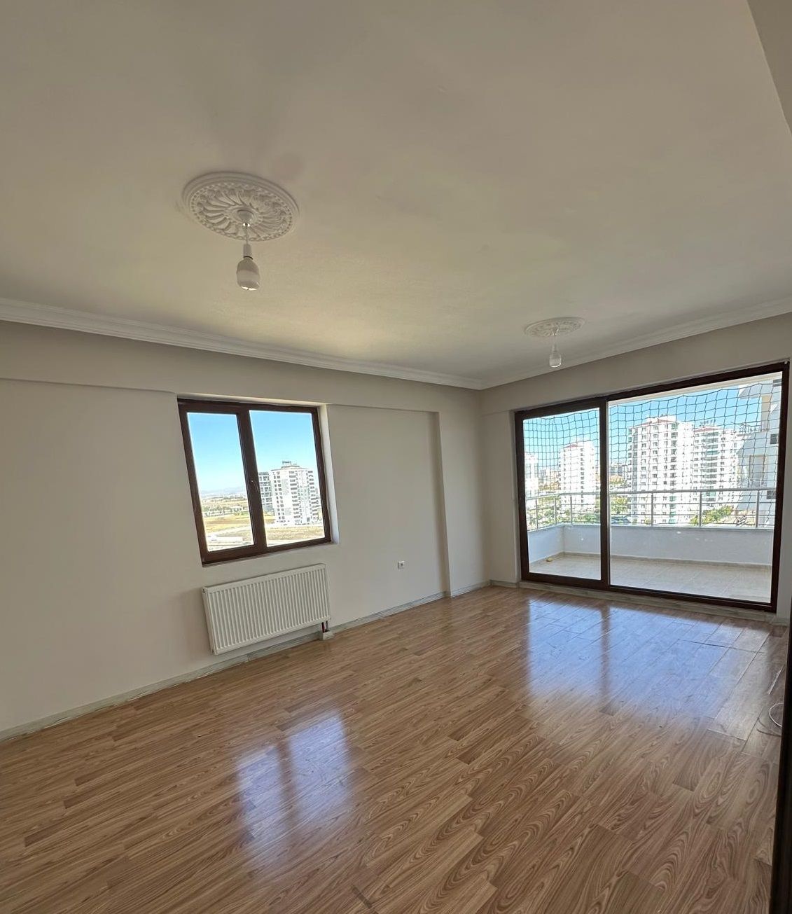 WİNSTOWN AVM YANI ARA KAT KİRALIK 3+1 DAİRE