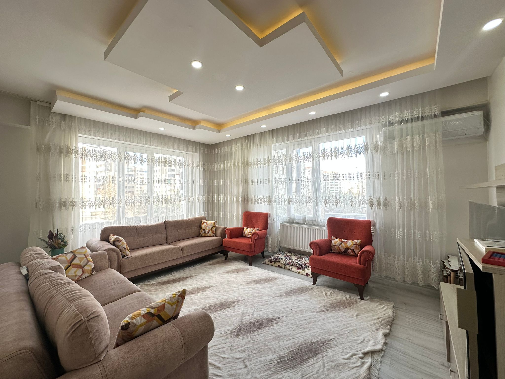 BAĞCILAR HESKİF CADDESİNDE 3+1 LÜKS DAİREMİZ SATILIKTIR