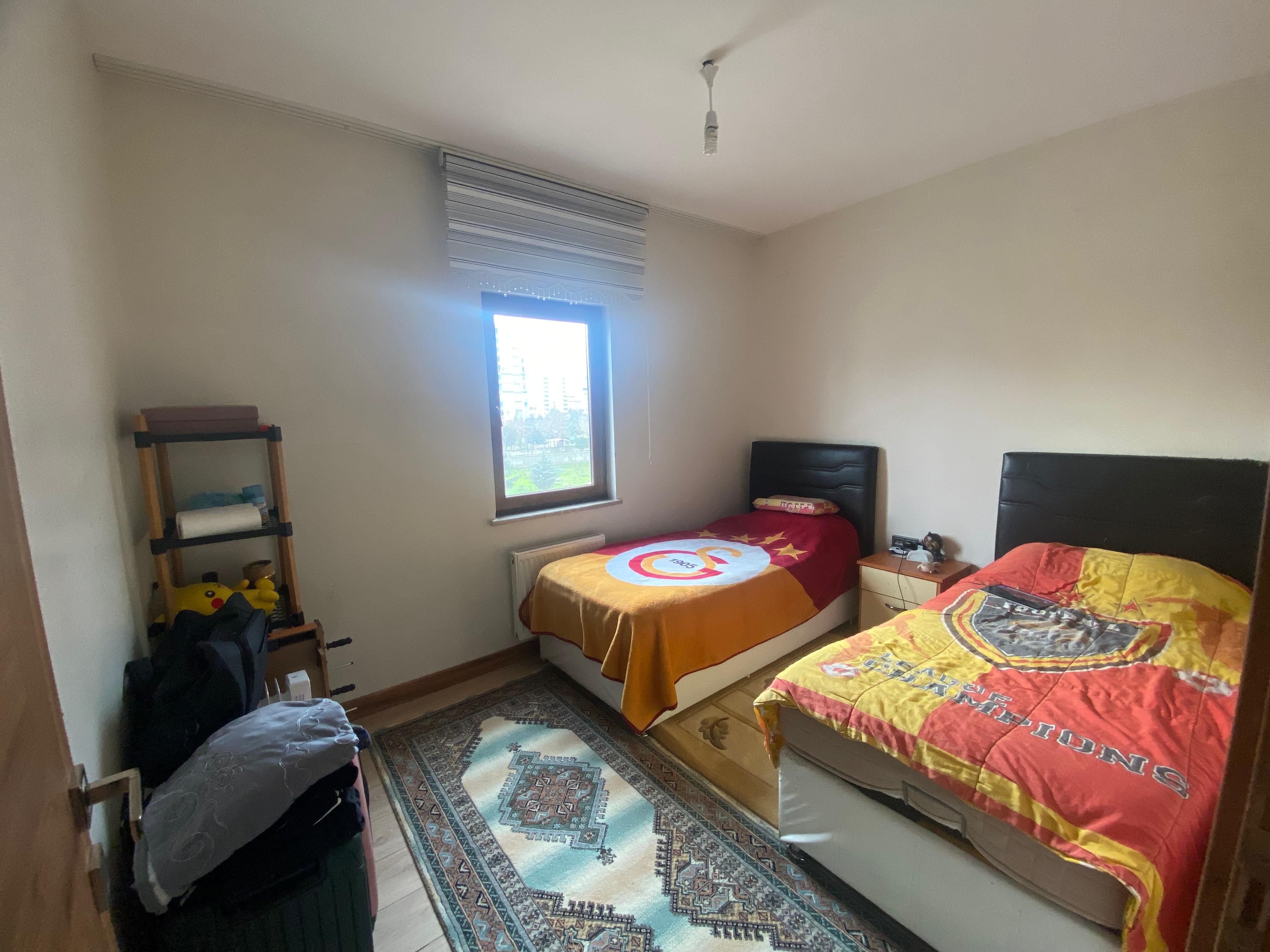 ÜÇKUYULARDA ARA KAT SATILIK 2+1 DAİRE