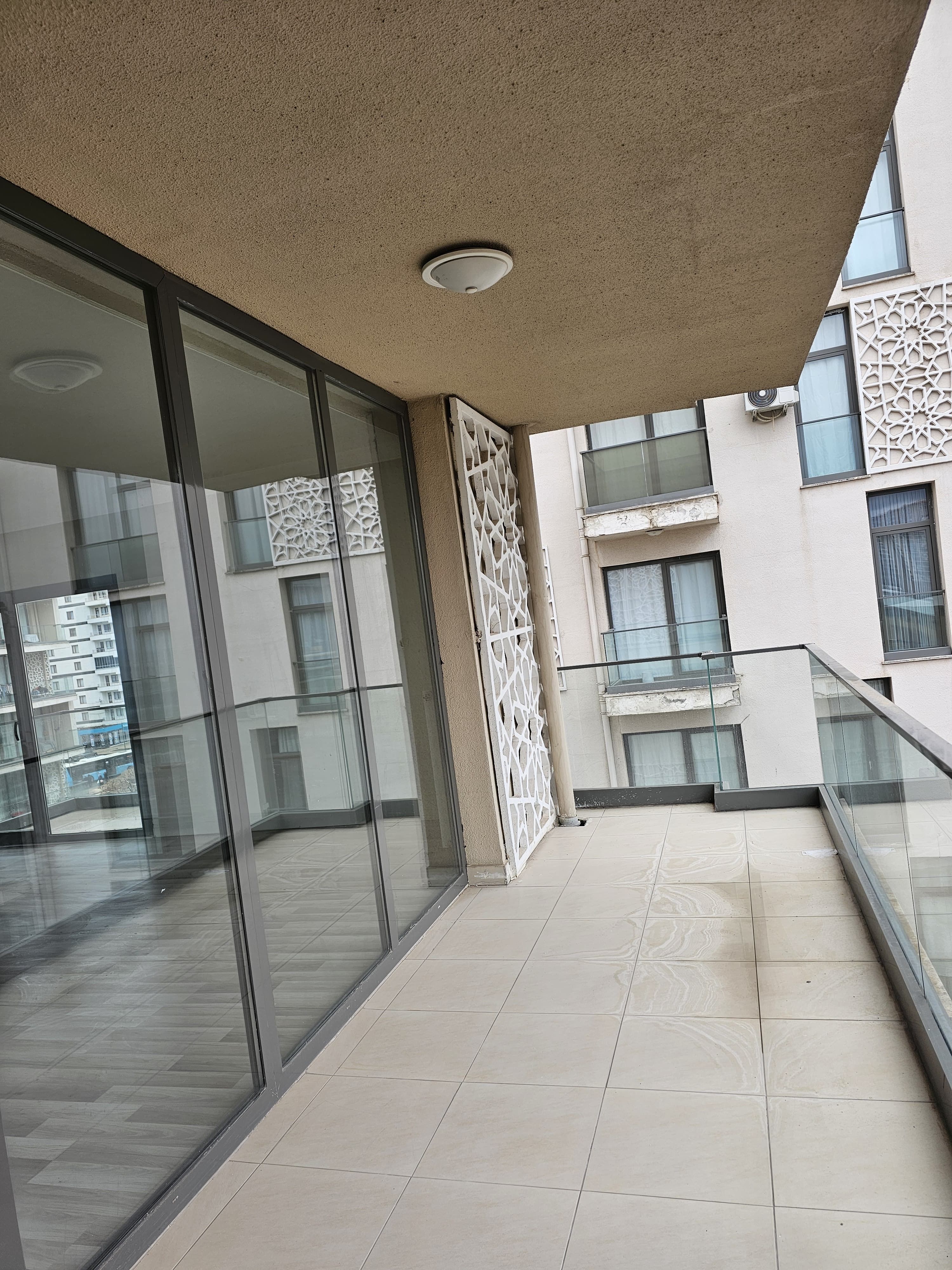 WİNSTOWN AVM ARKASI MALİYE KONUTLARINDA 3+1 SATILIK BOŞ DAİRE