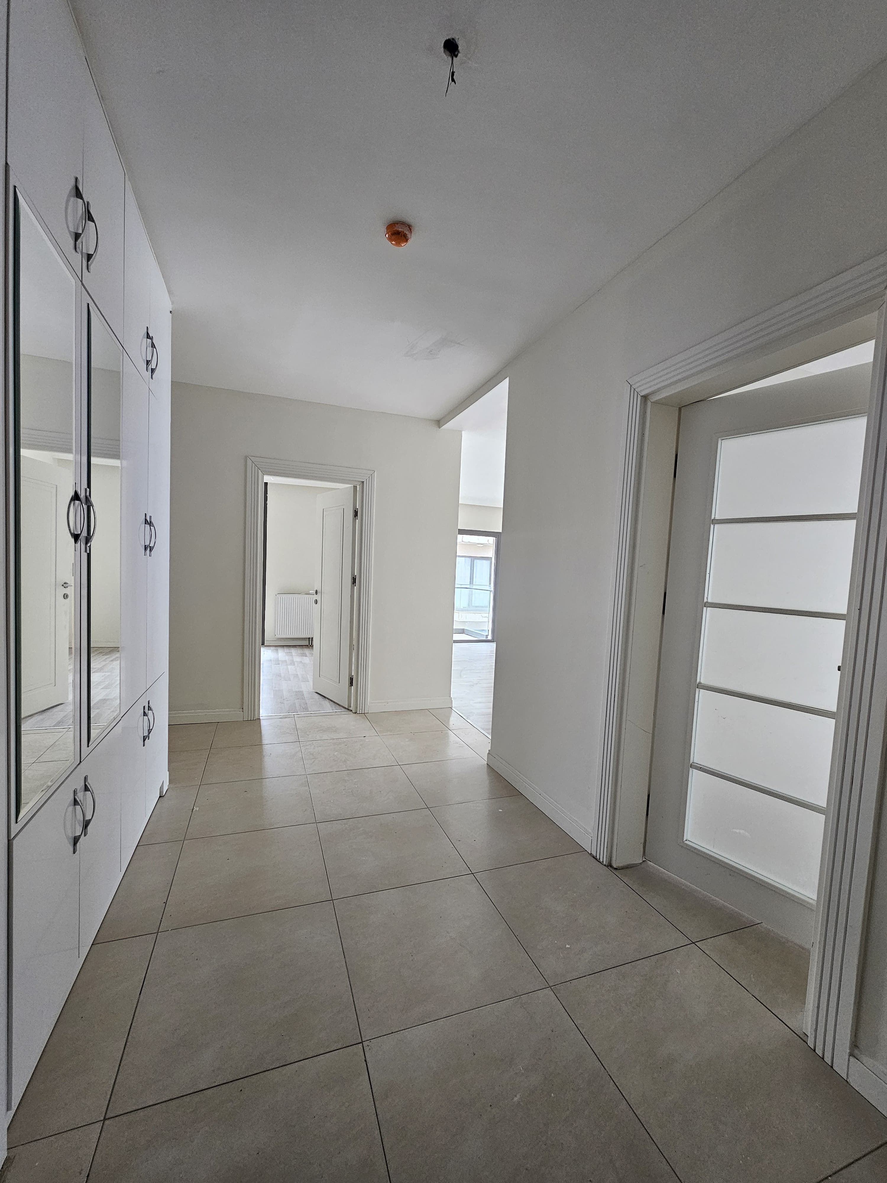 WİNSTOWN AVM ARKASI MALİYE KONUTLARINDA 3+1 SATILIK BOŞ DAİRE