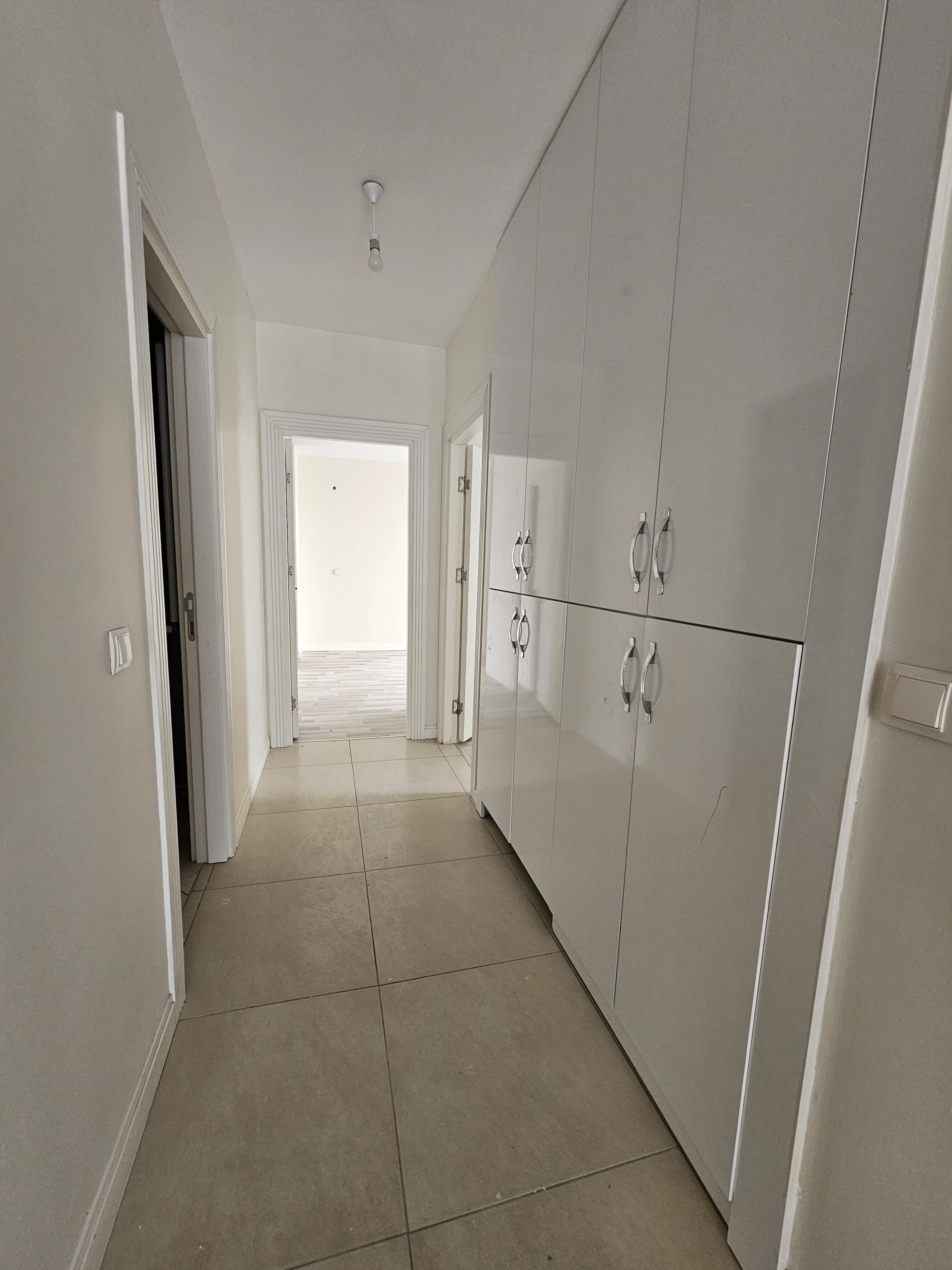 WİNSTOWN AVM ARKASI MALİYE KONUTLARINDA 3+1 SATILIK BOŞ DAİRE