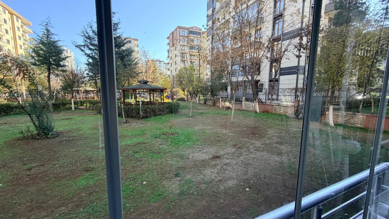 BAĞCILAR ÖĞRETMENİM OKULLARI ARKASINDA 2+1 MASRAFLI SATILIK DAİRE