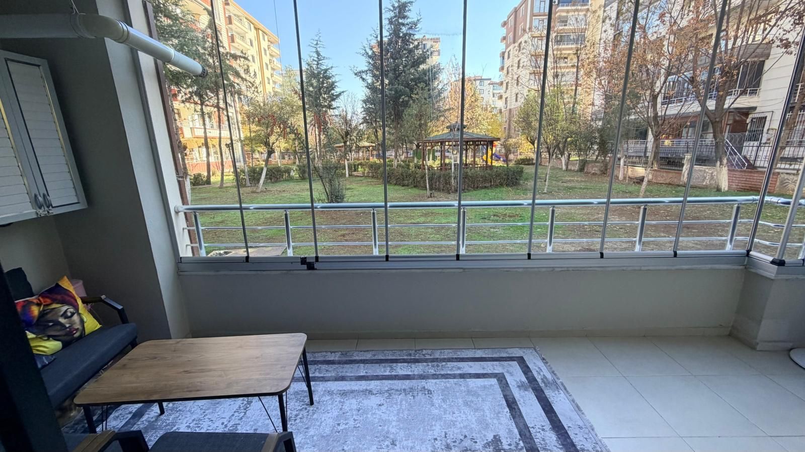 BAĞCILAR ÖĞRETMENİM OKULLARI ARKASINDA 2+1 MASRAFLI SATILIK DAİRE