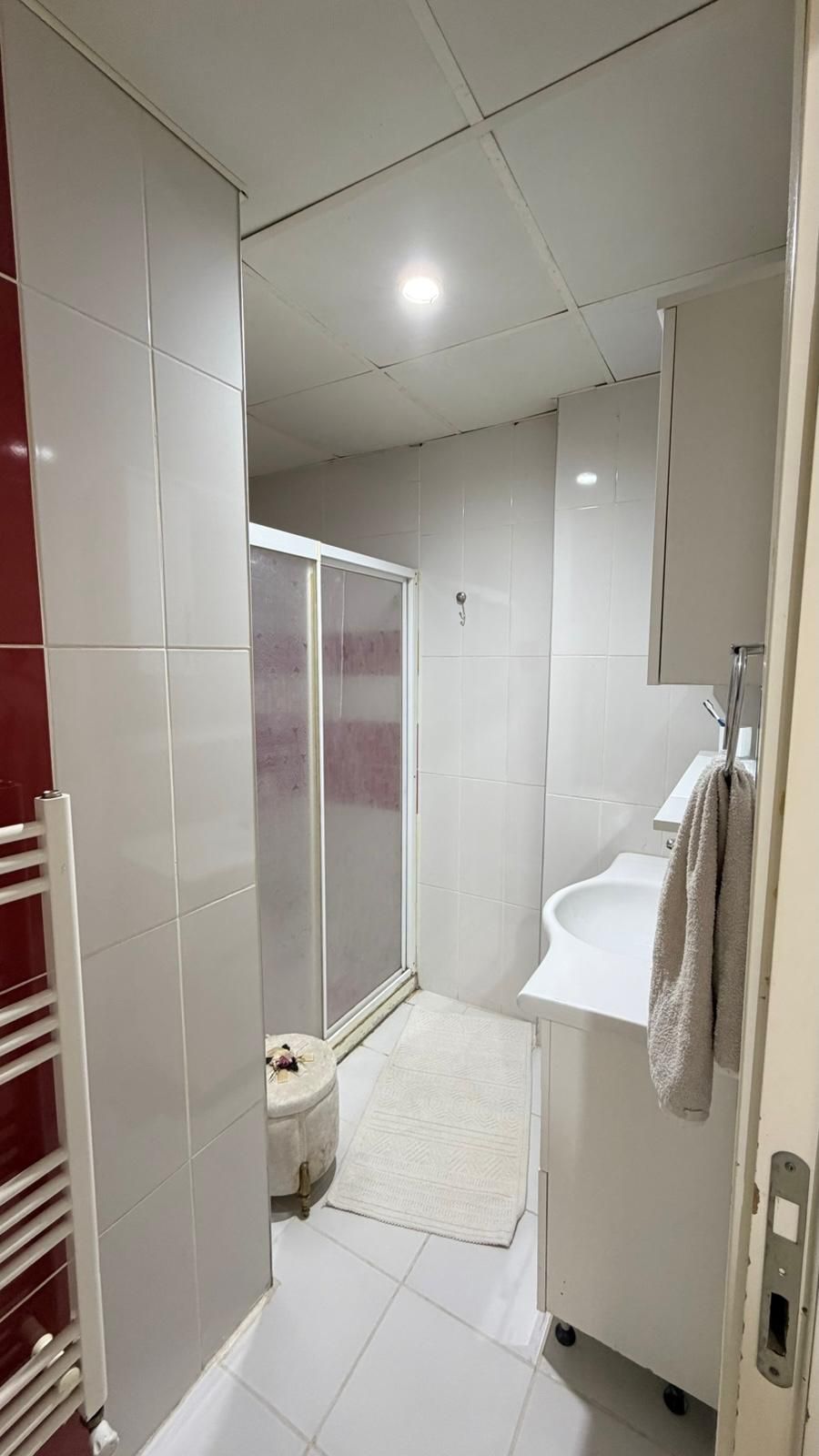 BAĞCILAR ÖĞRETMENİM OKULLARI ARKASINDA 2+1 MASRAFLI SATILIK DAİRE