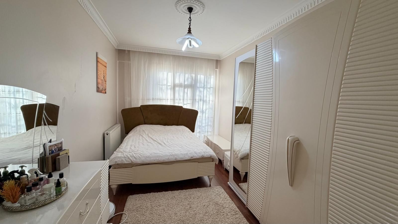 BAĞCILAR ÖĞRETMENİM OKULLARI ARKASINDA 2+1 MASRAFLI SATILIK DAİRE