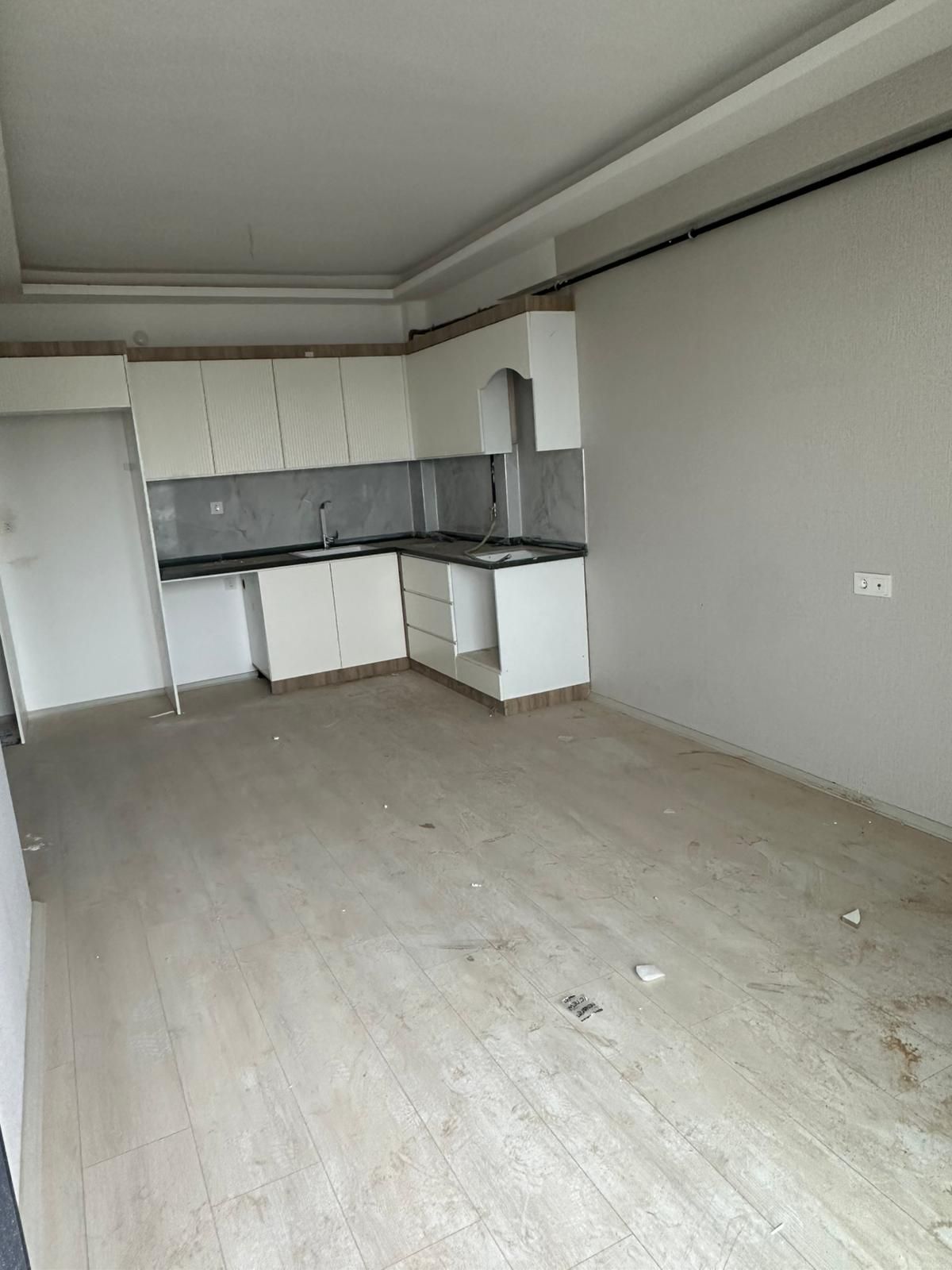 MASTFROŞ CADDESİ KAYALAR YAPI KALİTESİYLE 2+1 FIRSAT DAİRE