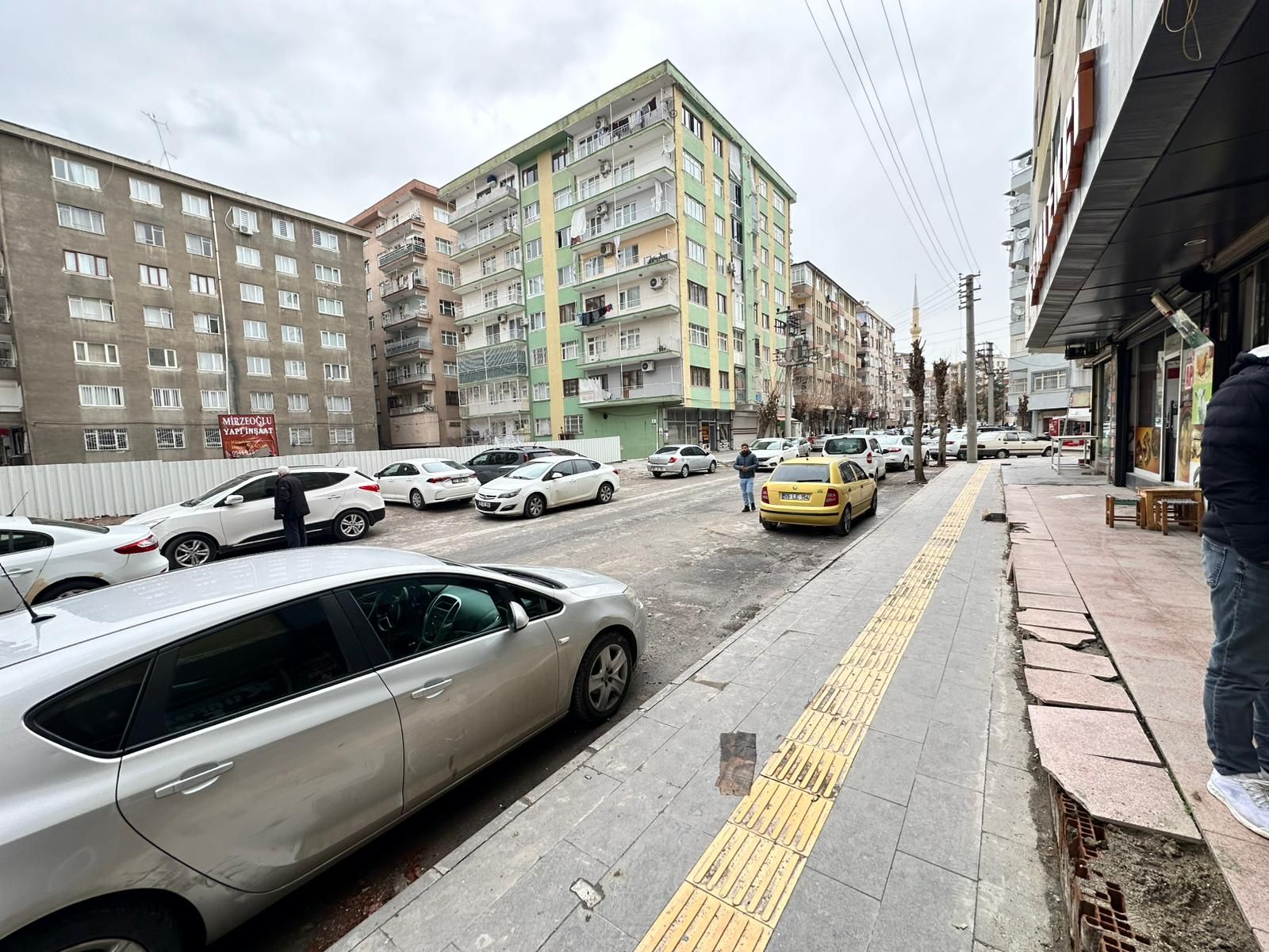 AYHAN DURAĞI YANI SATILIK 24 M2 KİRACILI KÖŞE DÜKKAN