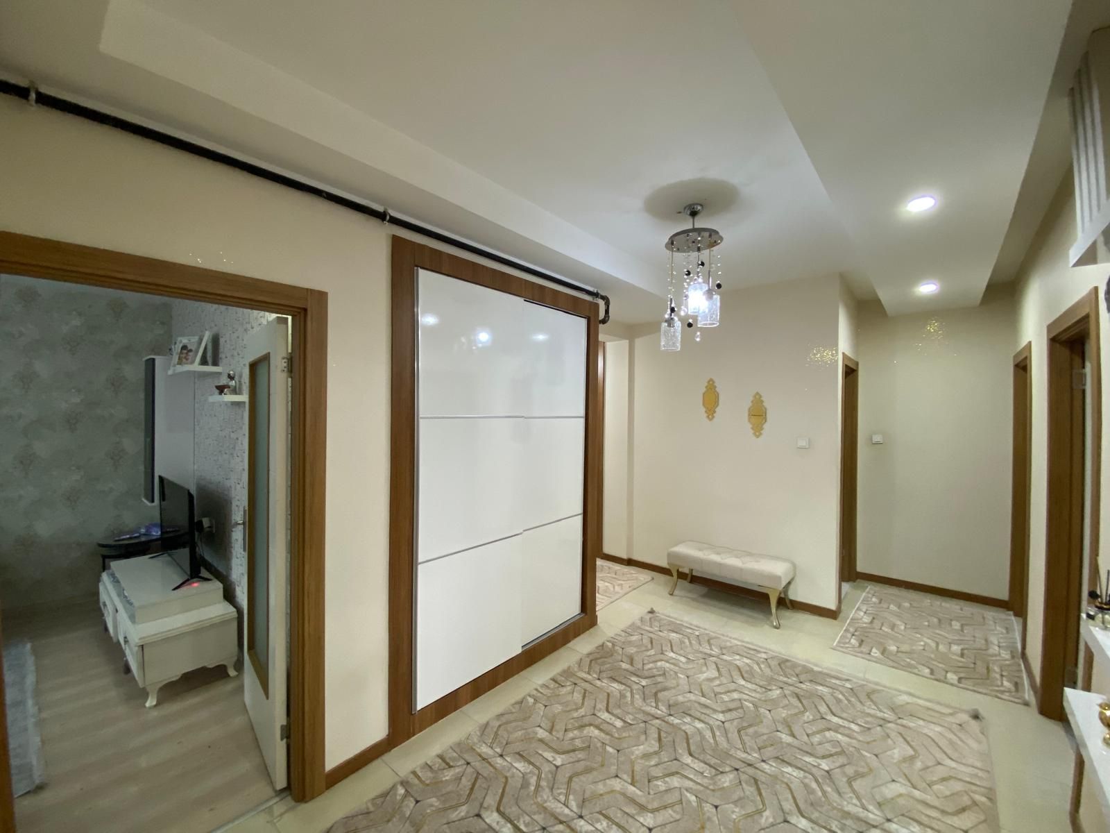 BAĞCILAR EVRİM ALATAŞ CADDESİNDE 3+1 LÜX DAİRE