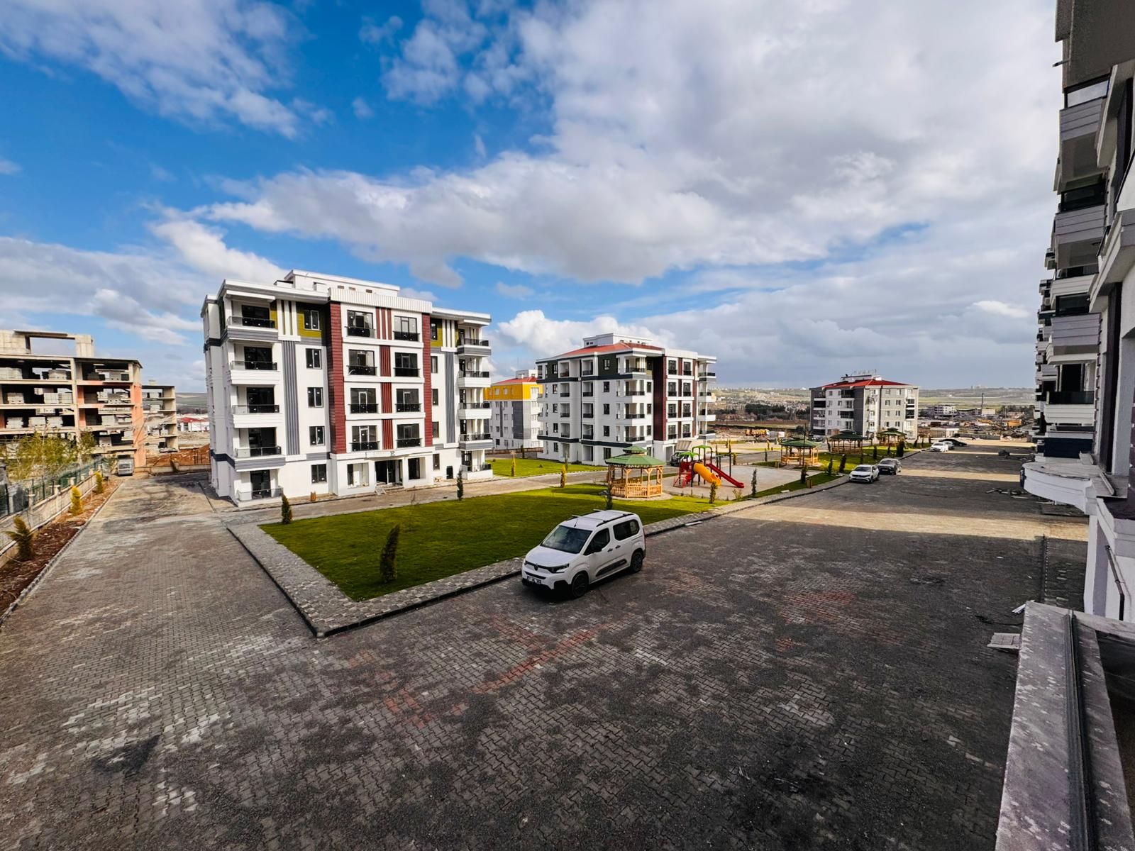 YENİŞEHİR DÖNÜMLÜ MAHALLESİNDE 2+1 LÜKS DAİRE