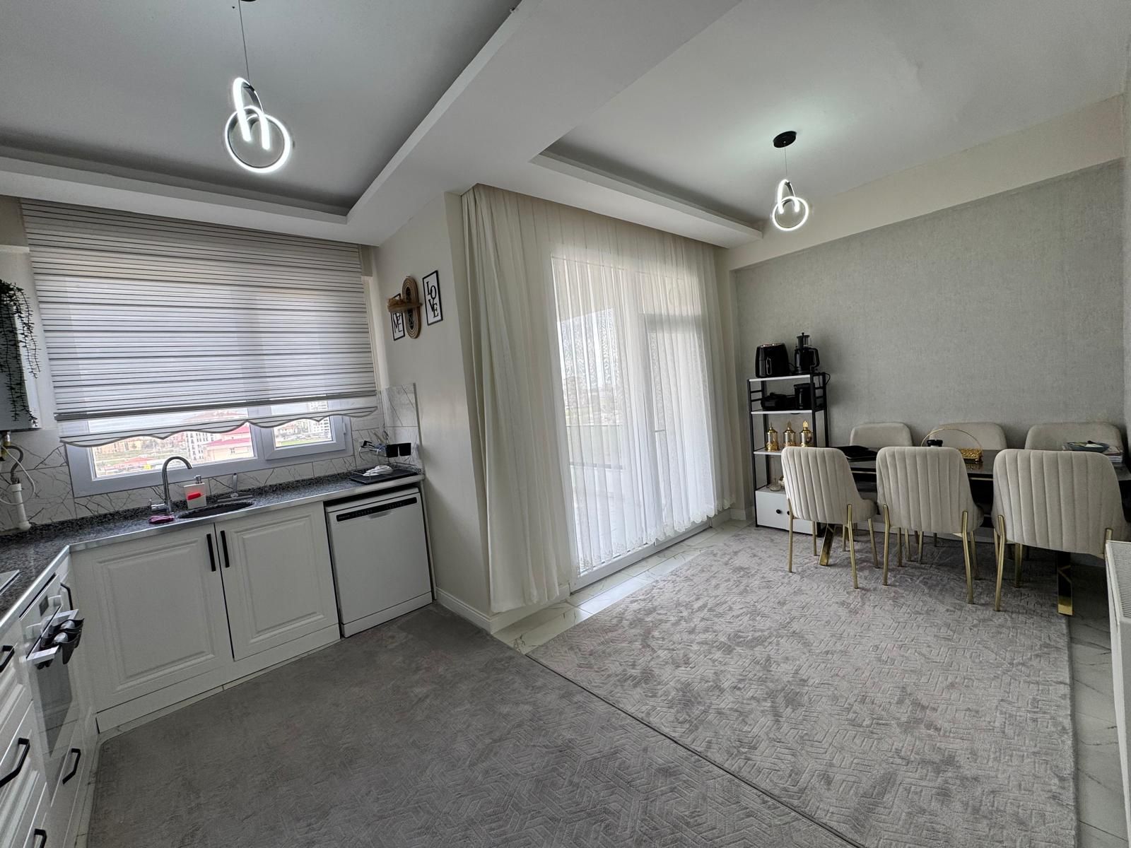 ÜÇKUYULAR ARAŞTIRMA HASTANESİ KARŞISINDA SİTE İÇİ 2.5+1 ACİL SATILIK DAİRE