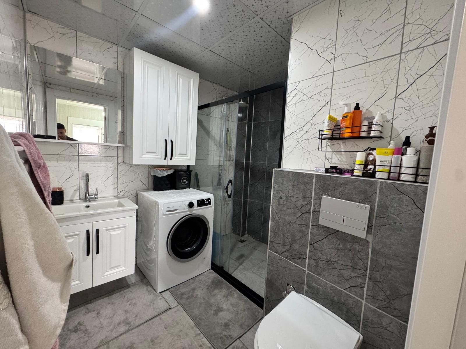 ÜÇKUYULAR ARAŞTIRMA HASTANESİ KARŞISINDA SİTE İÇİ 2.5+1 ACİL SATILIK DAİRE