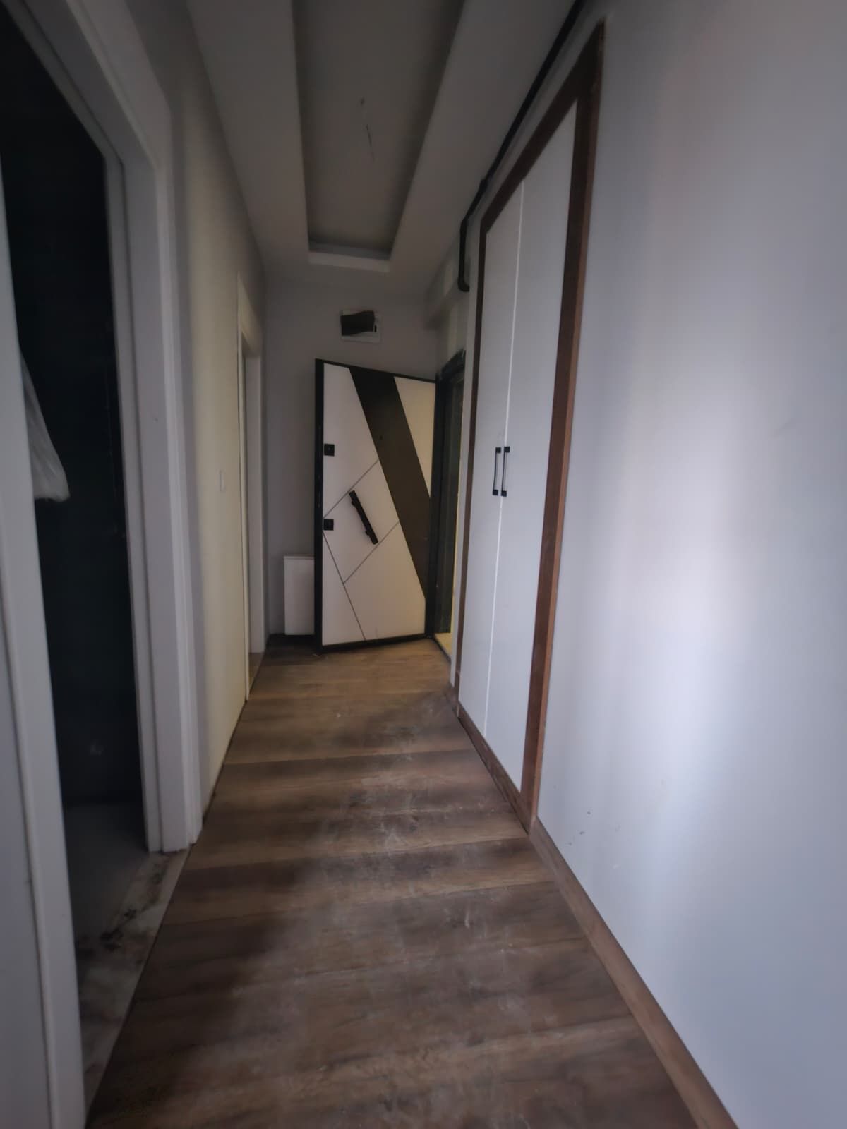 UÇKUYULARDA SATILIK FIRSAT 1+1 ARA KAT DAİRE