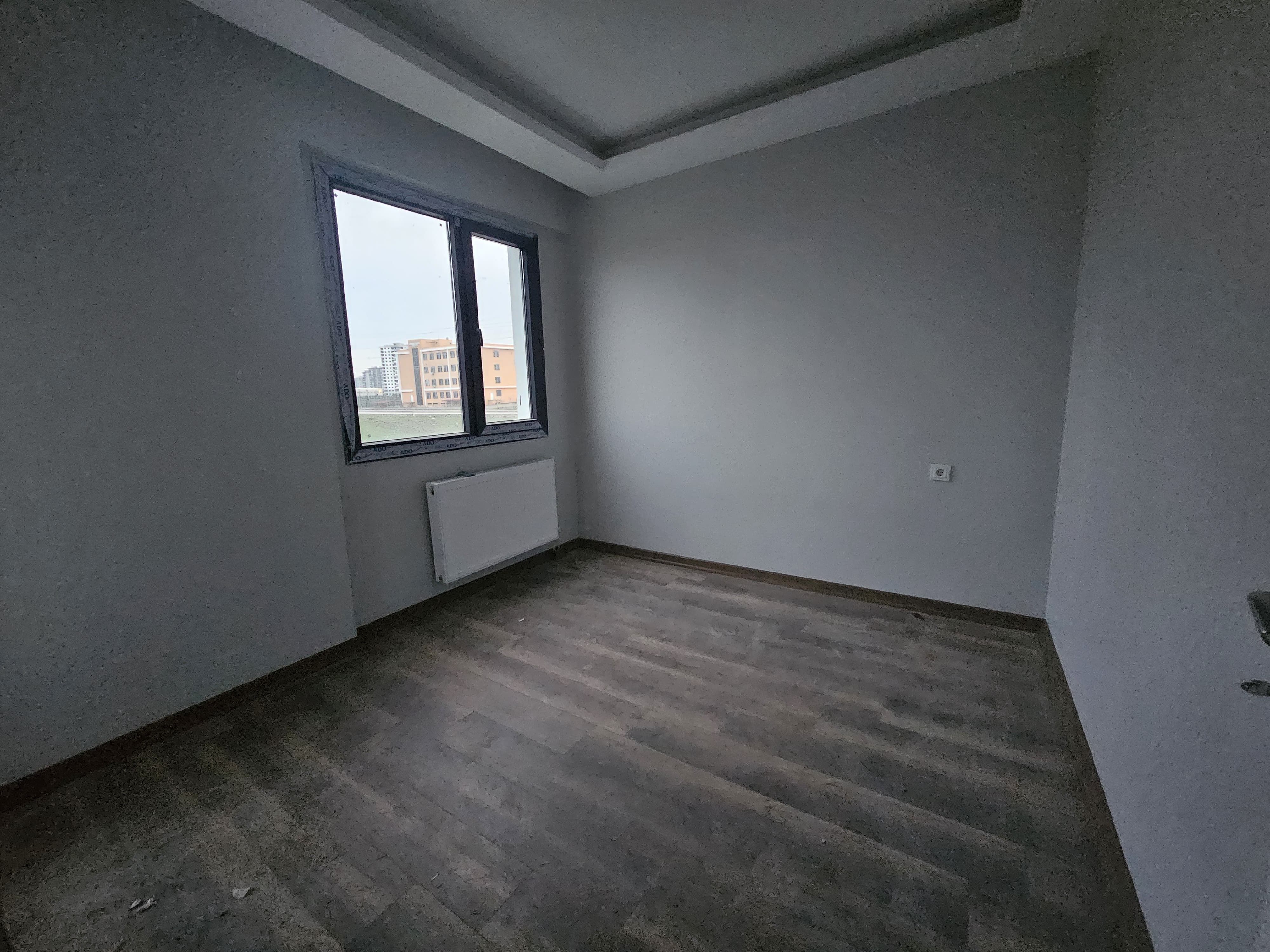 UÇKUYULARDA SATILIK FIRSAT 1+1 ARA KAT DAİRE