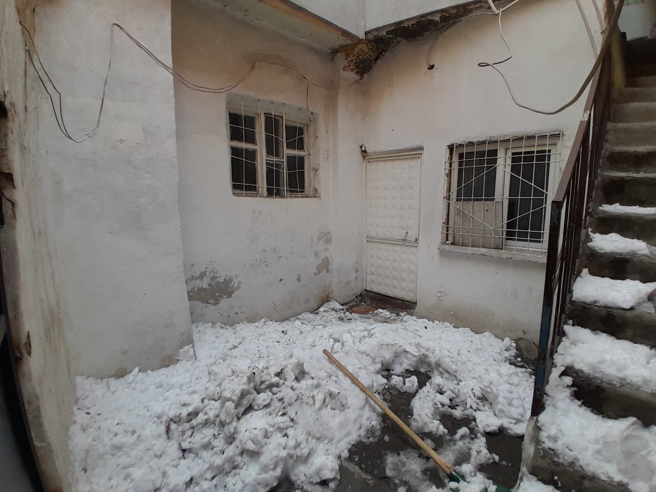 BAĞLARDA NURİYE ÇELEBİ ESER İLKOKULU YANI SATILIK 2+1 DAİRE