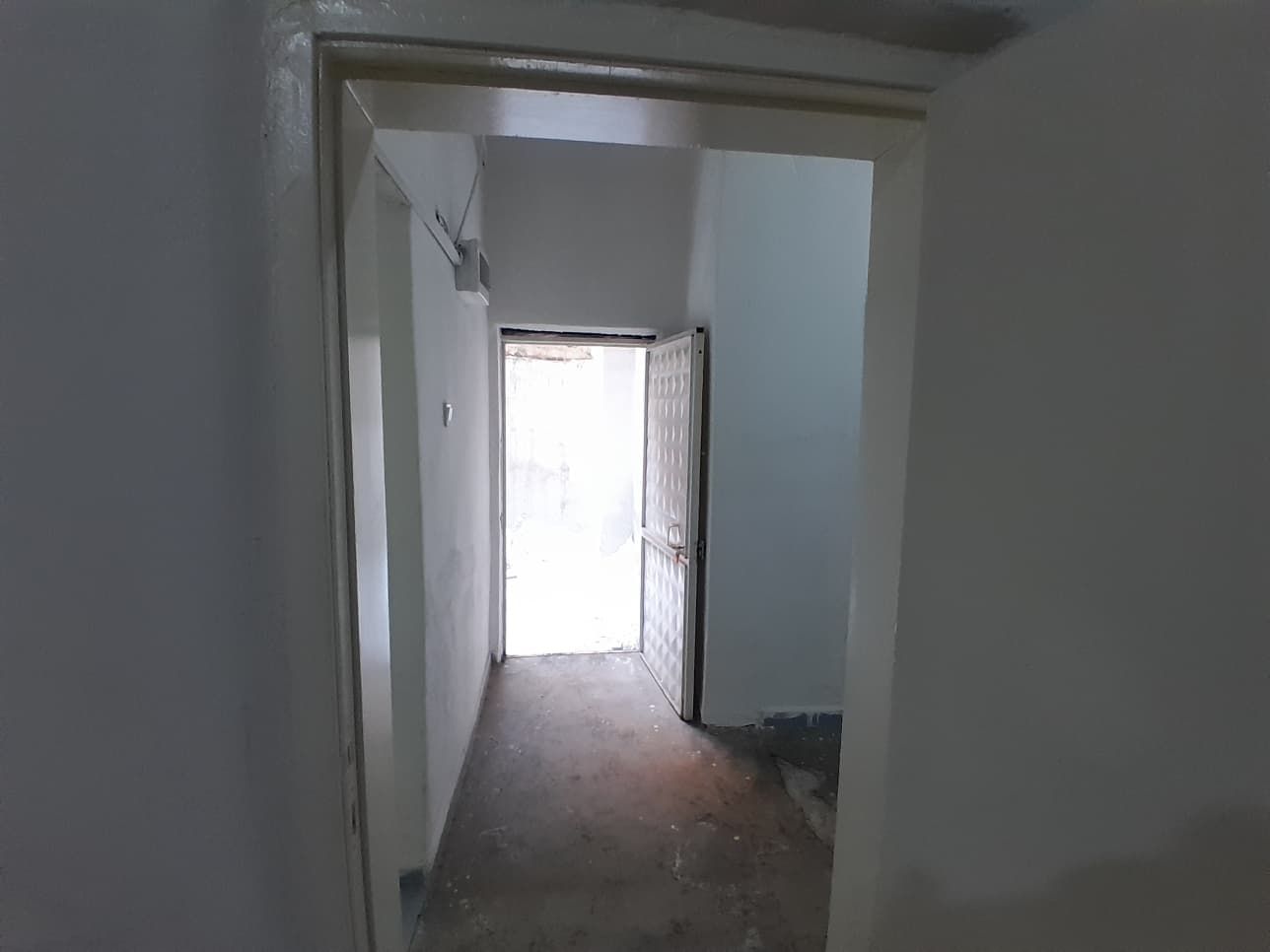 BAĞLARDA NURİYE ÇELEBİ ESER İLKOKULU YANI SATILIK 2+1 DAİRE