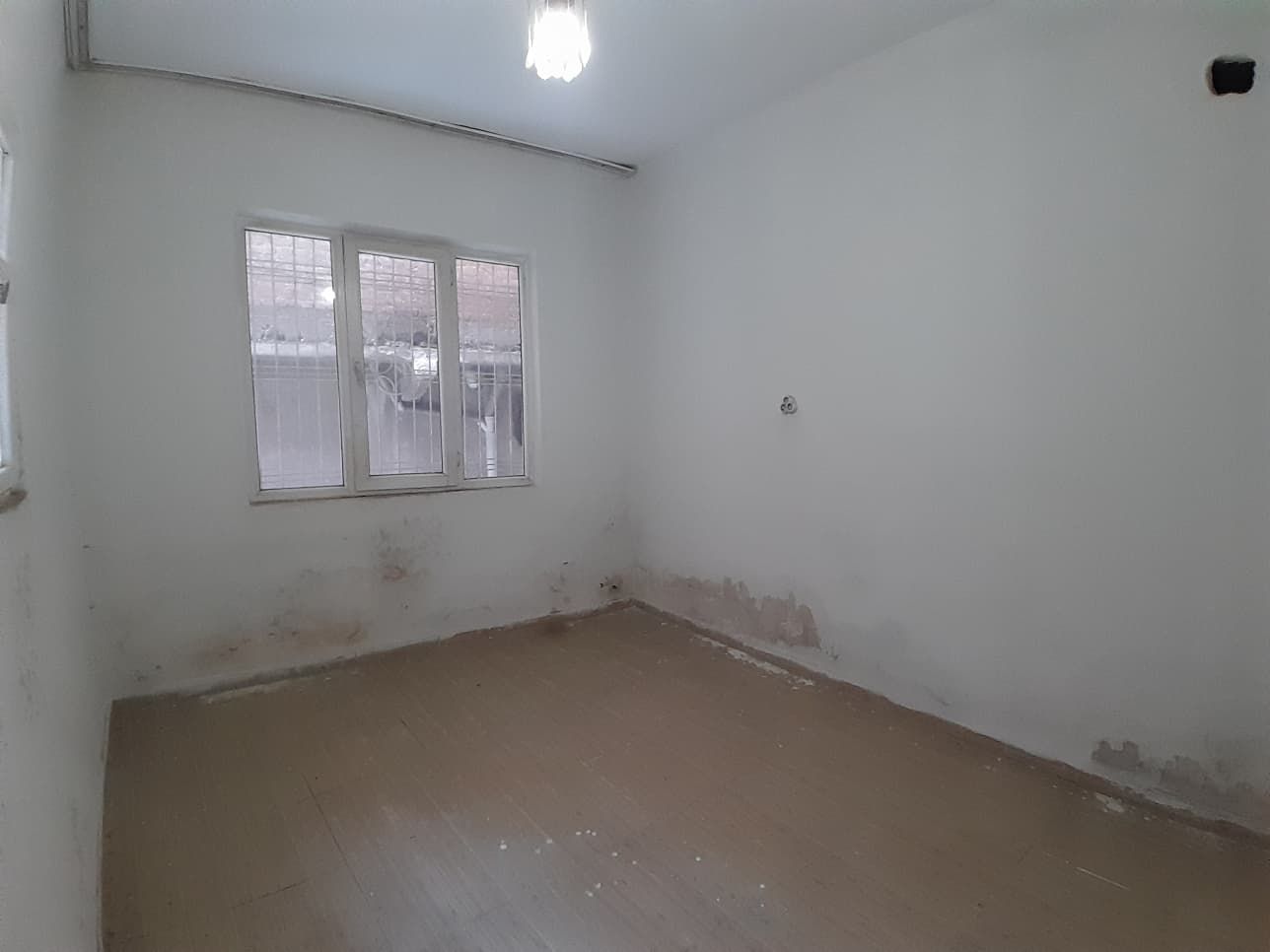 BAĞLARDA NURİYE ÇELEBİ ESER İLKOKULU YANI SATILIK 2+1 DAİRE