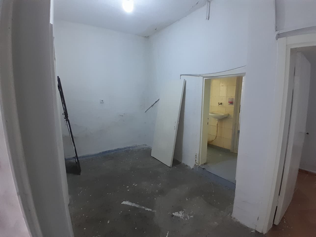 BAĞLARDA NURİYE ÇELEBİ ESER İLKOKULU YANI SATILIK 2+1 DAİRE