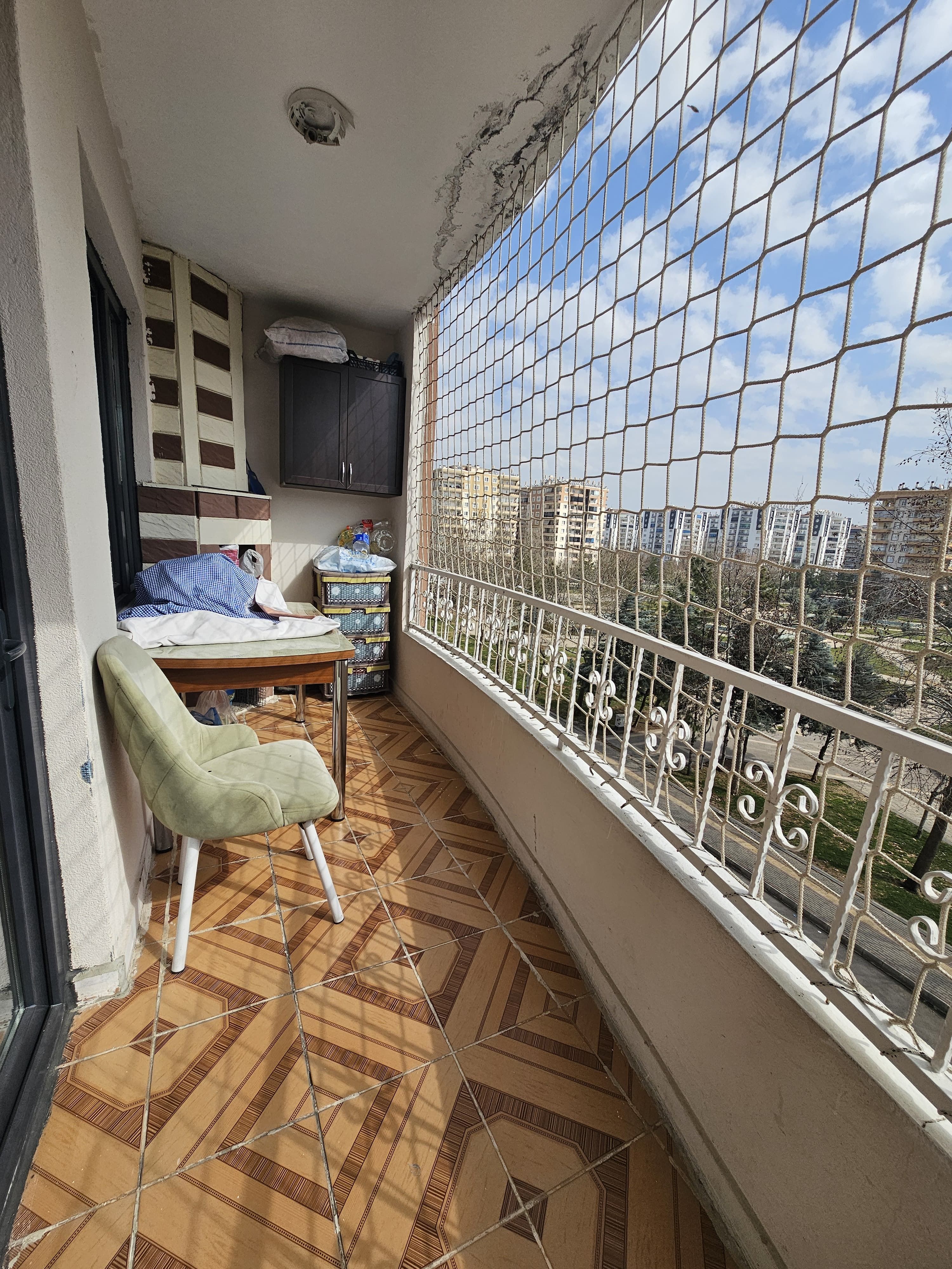 TEKEL KAVŞAĞI CİVARI FUL YAPILI ACİL SATILIK İLK GÜNDEN HASARSIZ 3+1 DAİRE!
