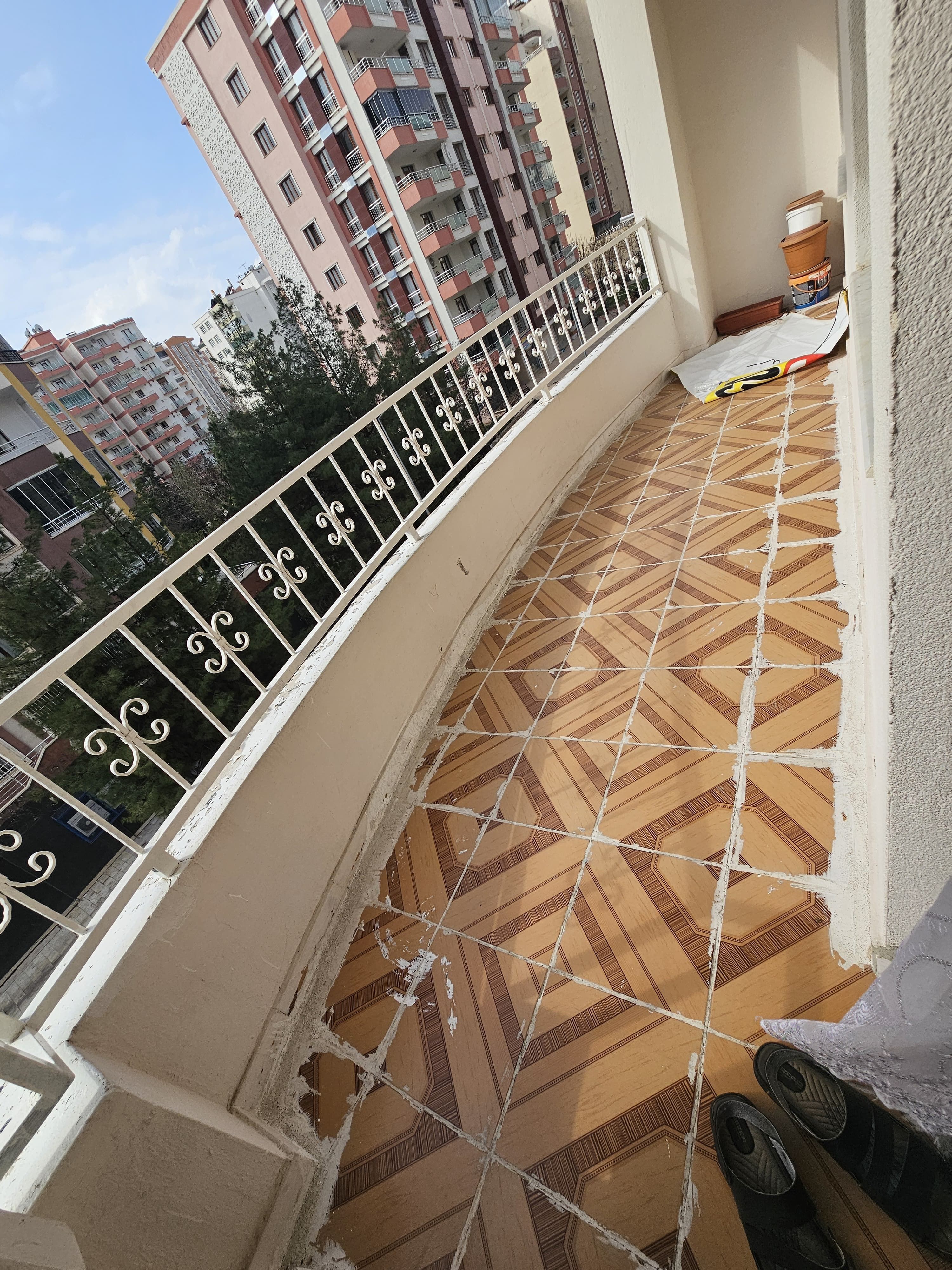 TEKEL KAVŞAĞI CİVARI FUL YAPILI ACİL SATILIK İLK GÜNDEN HASARSIZ 3+1 DAİRE!