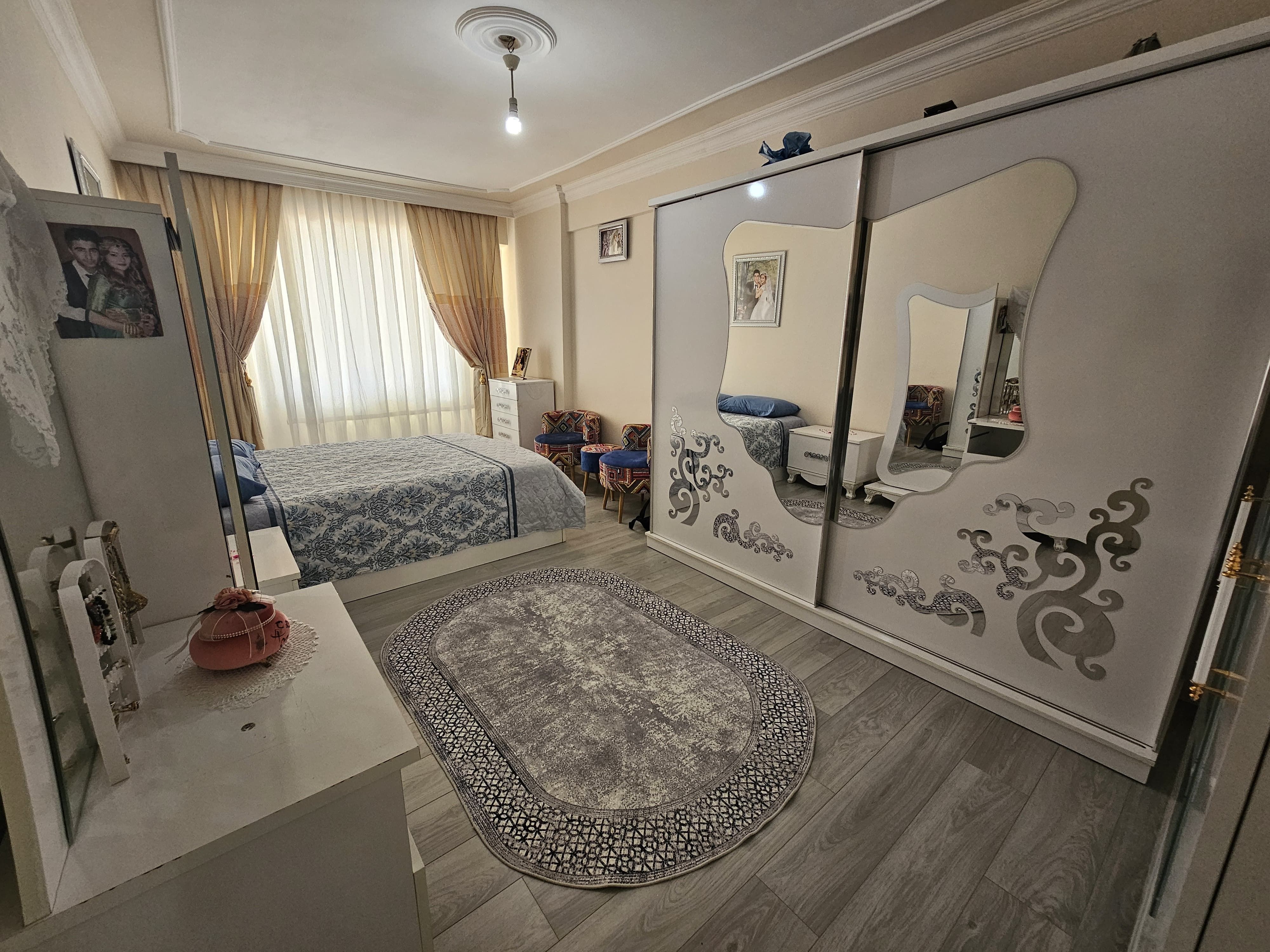 TEKEL KAVŞAĞI CİVARI FUL YAPILI ACİL SATILIK İLK GÜNDEN HASARSIZ 3+1 DAİRE!