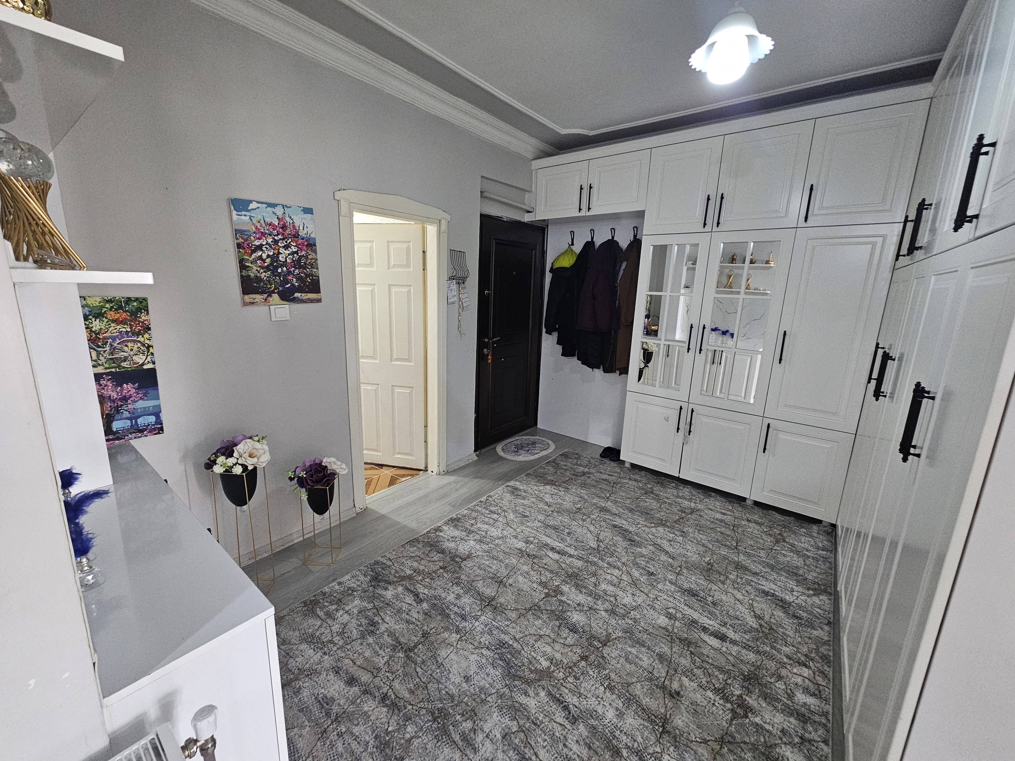 TEKEL KAVŞAĞI CİVARI FUL YAPILI ACİL SATILIK İLK GÜNDEN HASARSIZ 3+1 DAİRE!