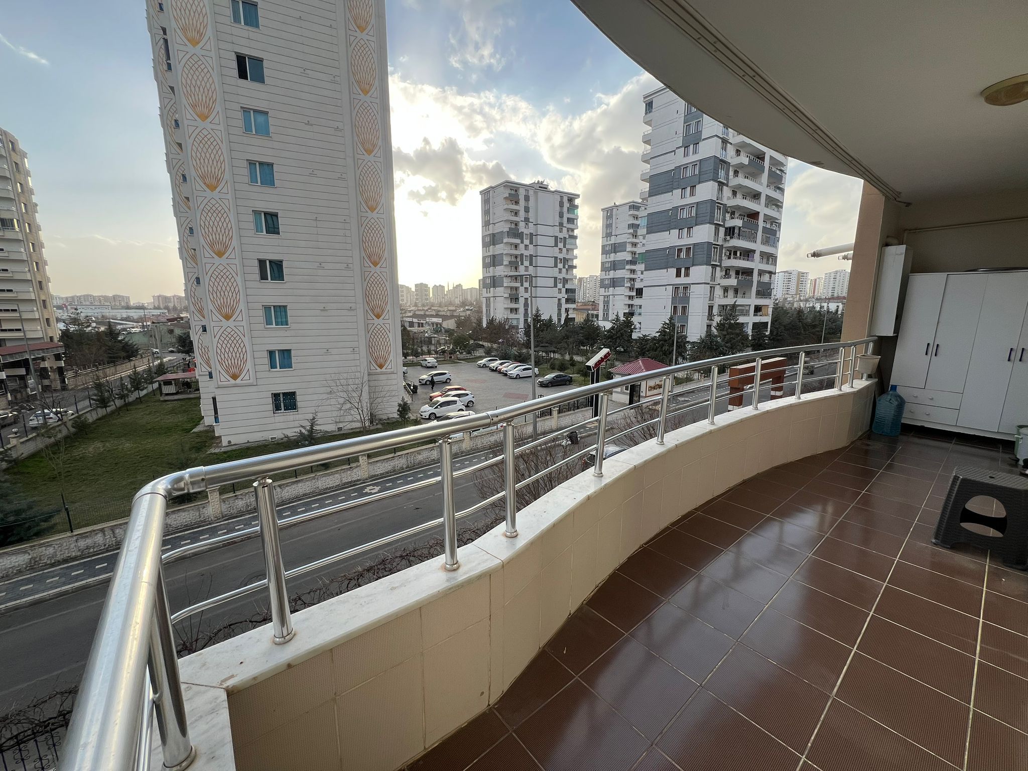 SATILIK RADİSSON ARKASI 4+1 ULTRA LUX DAİRE