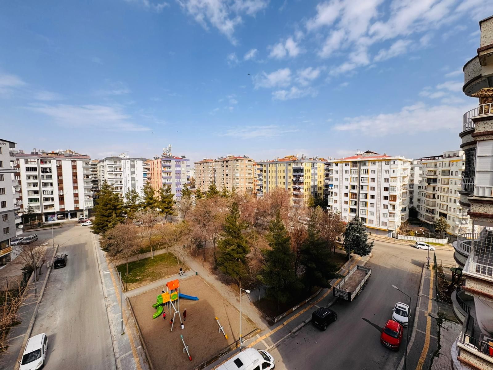 GAZİLER PAZARTESİ PAZARLI YAKIN 3+1 DAİRE